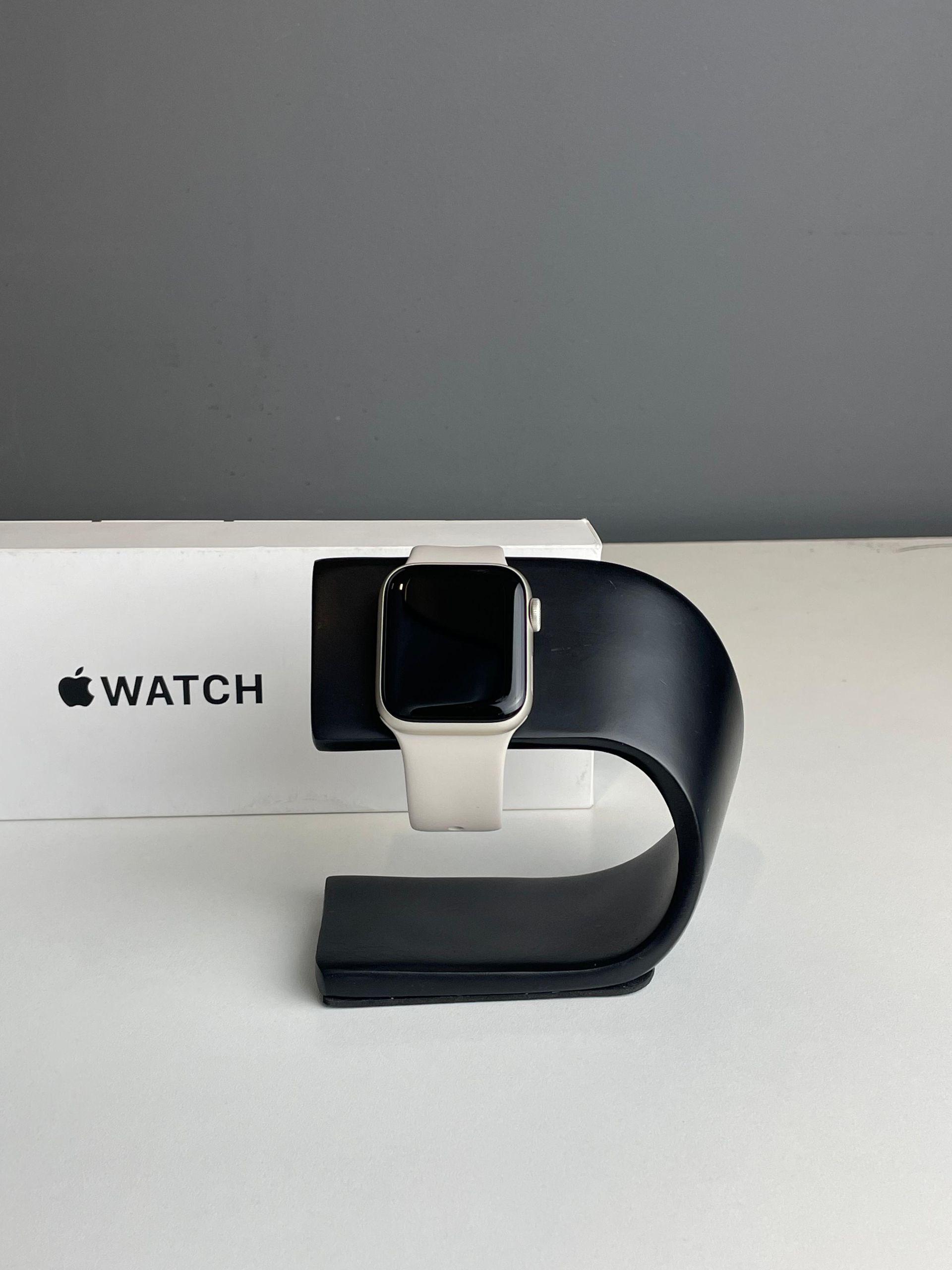 Apple Watch SE 40 мм (2е поколение)