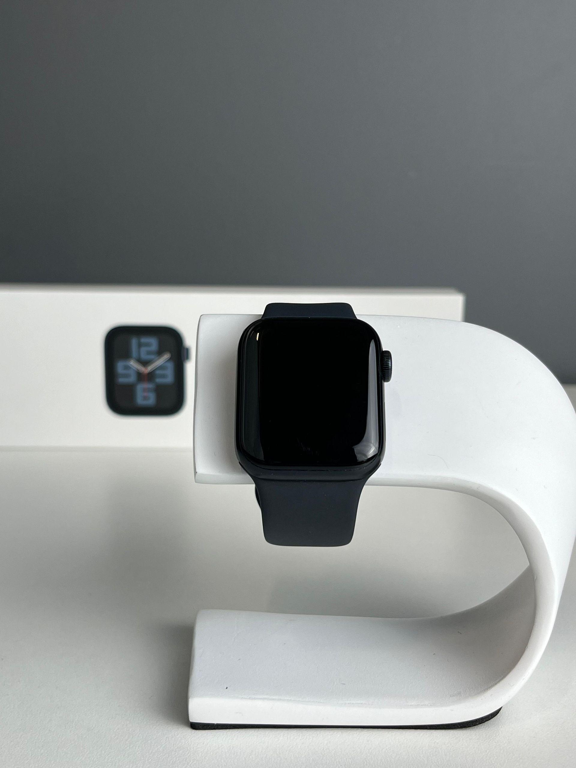 Apple Watch SE 40 мм (2е поколение)