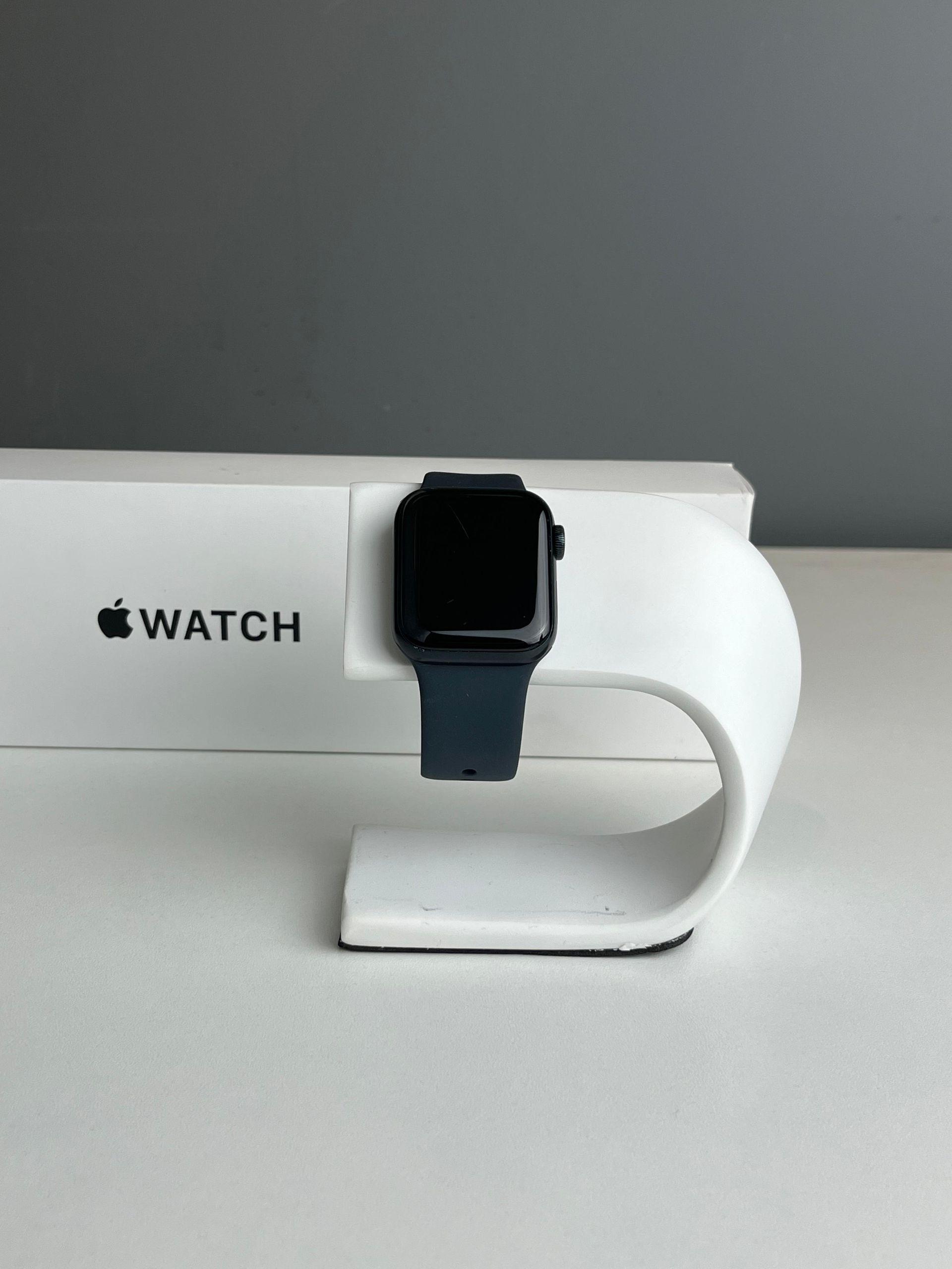 Apple Watch SE 40 мм (2е поколение)