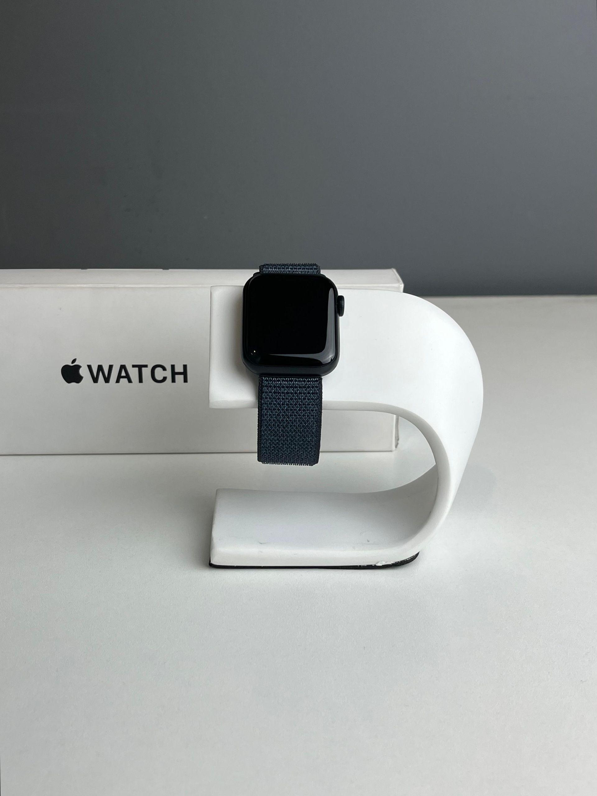 Apple Watch SE 40 мм (2е поколение)