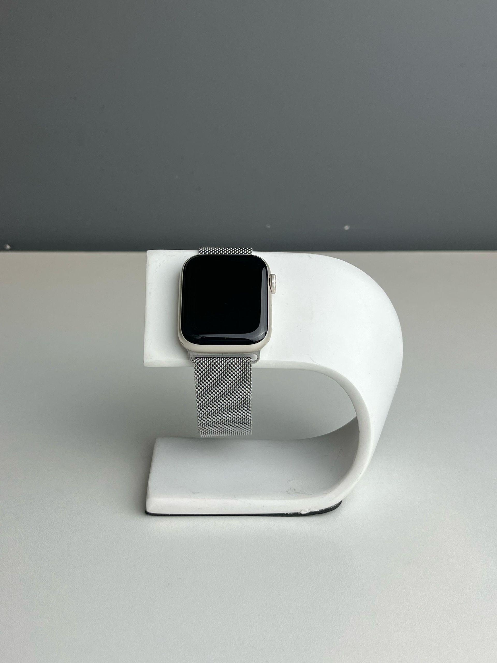 Apple Watch SE 40 мм (2е поколение)