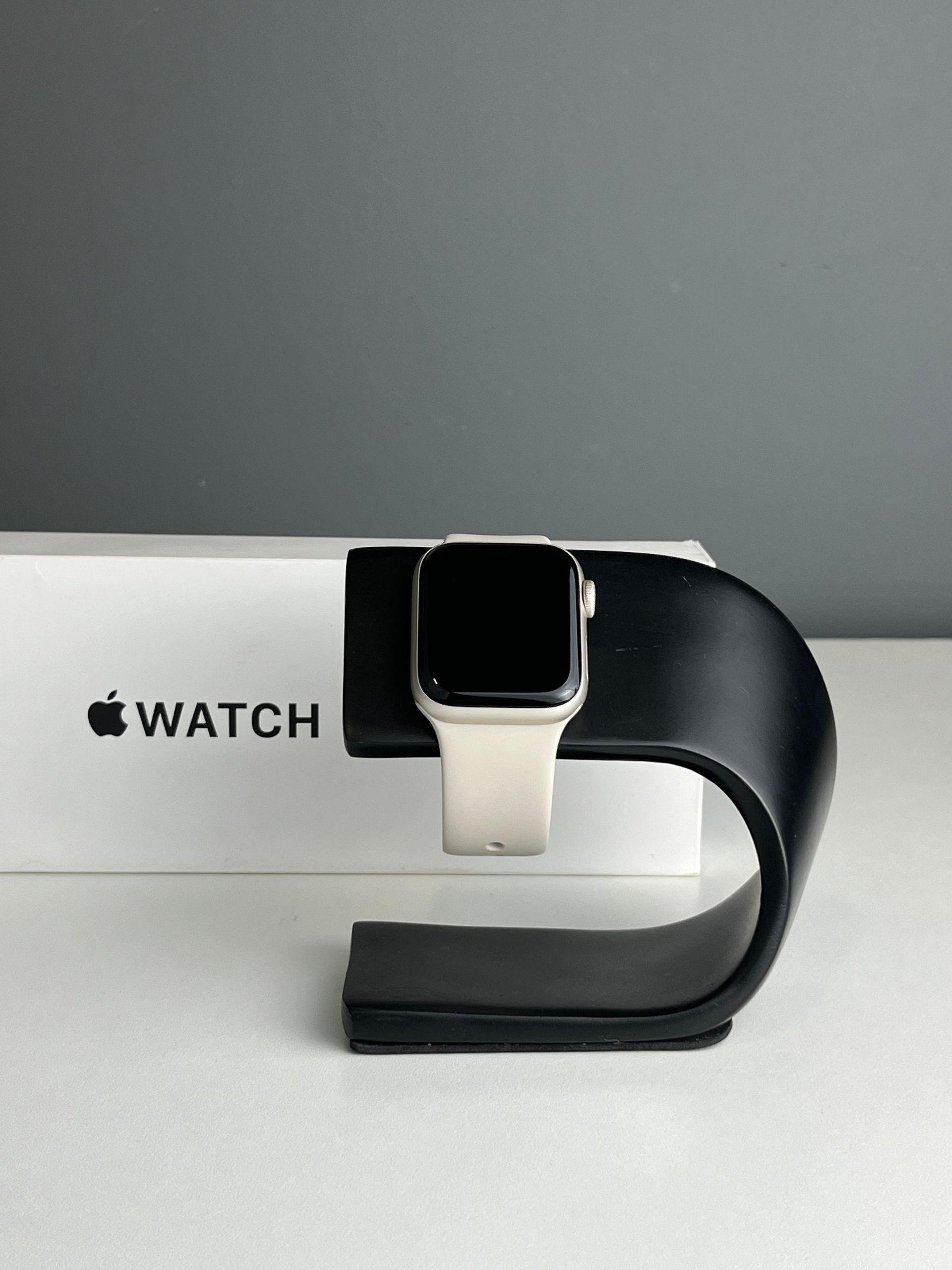 Apple Watch SE 40 мм (2е поколение)