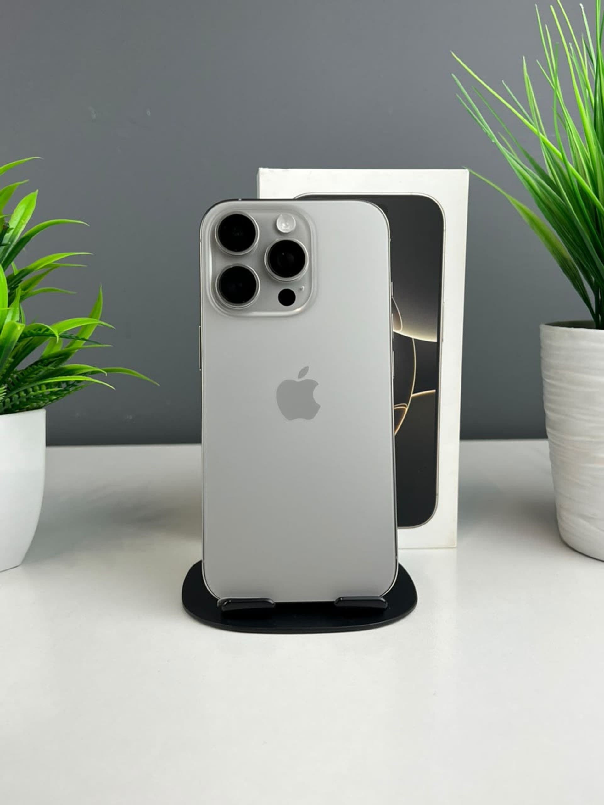 iPhone 16 Pro, 256 ГБ, Серый