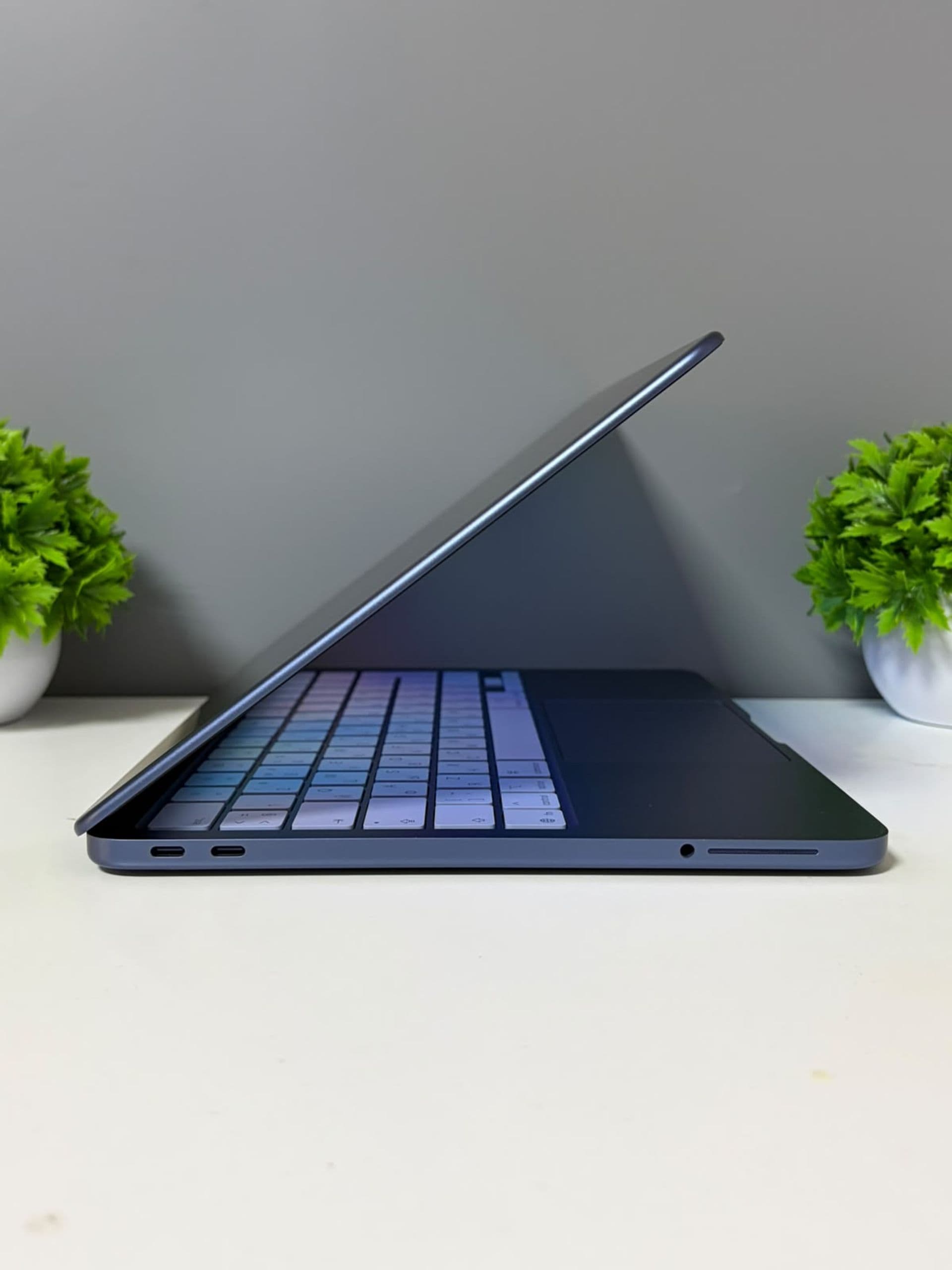 MacBook neo 13 a18 pro, 8 ГБ / 256 ГБ, Синий — фото 4