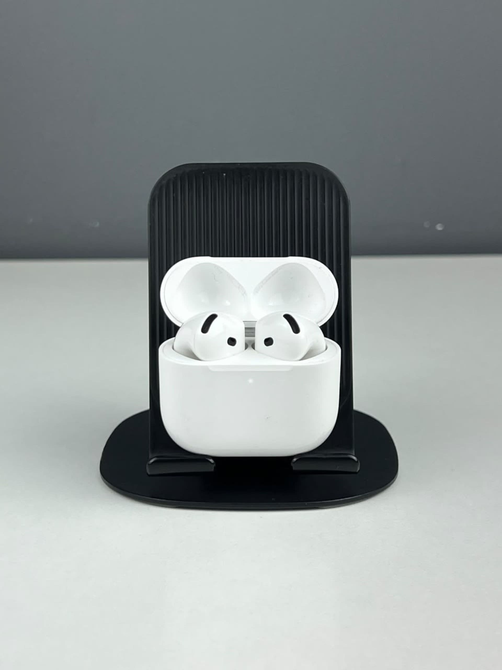 AirPods 4 series