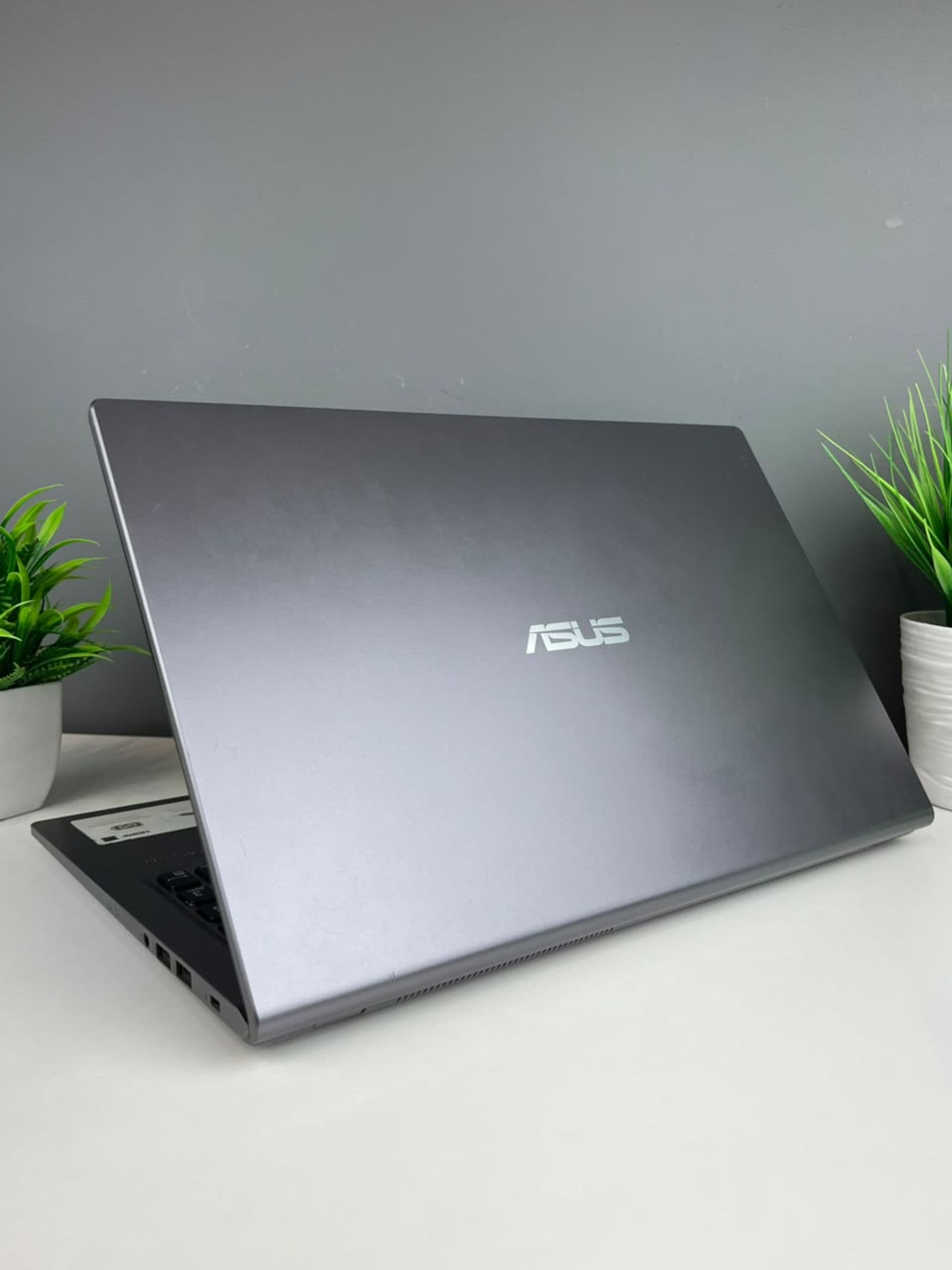 ASUS Core i3, 8 ГБ / 256 ГБ, 15.4″, Белый