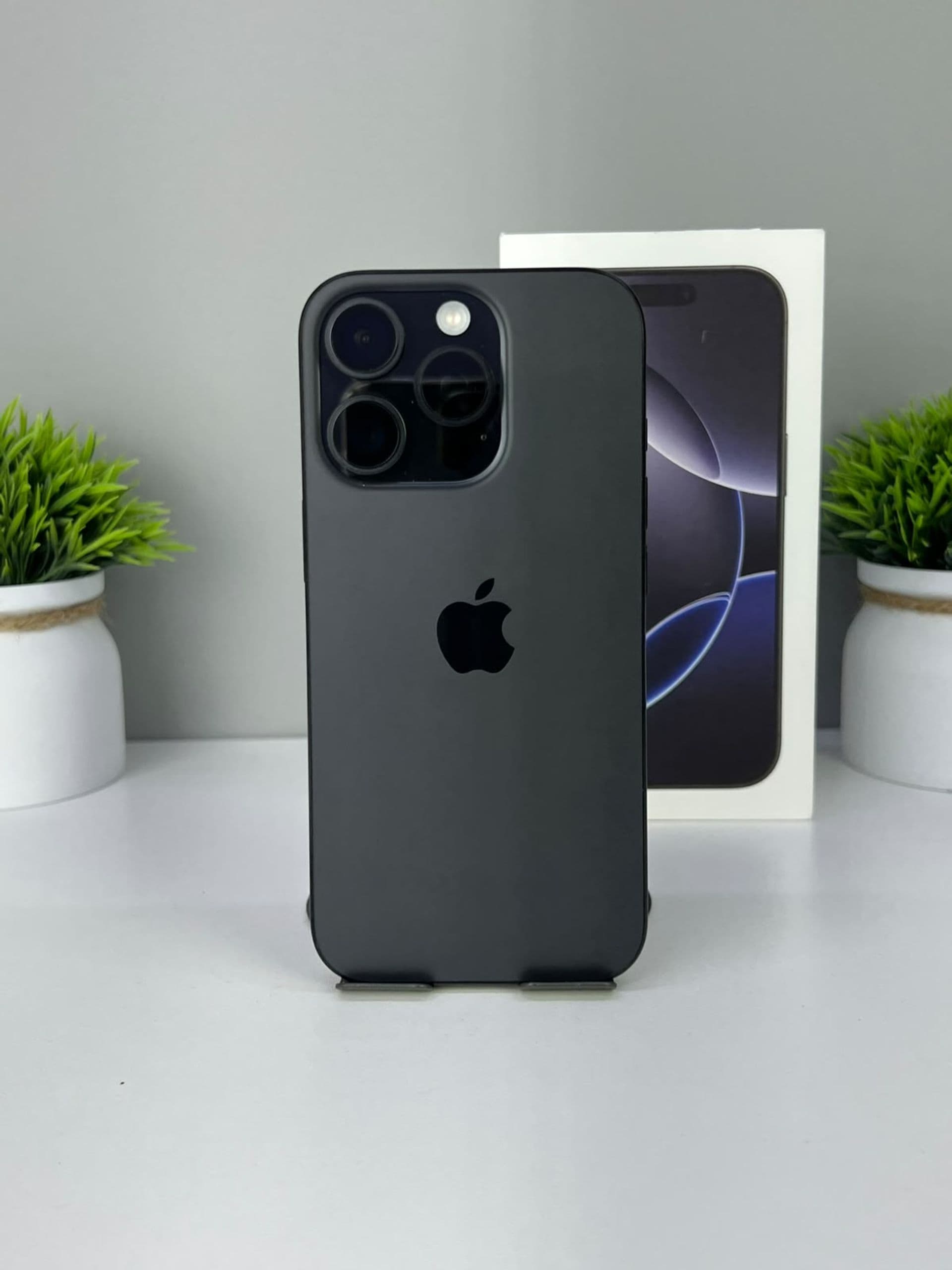 iPhone 16 Pro, 256 ГБ, Черный
