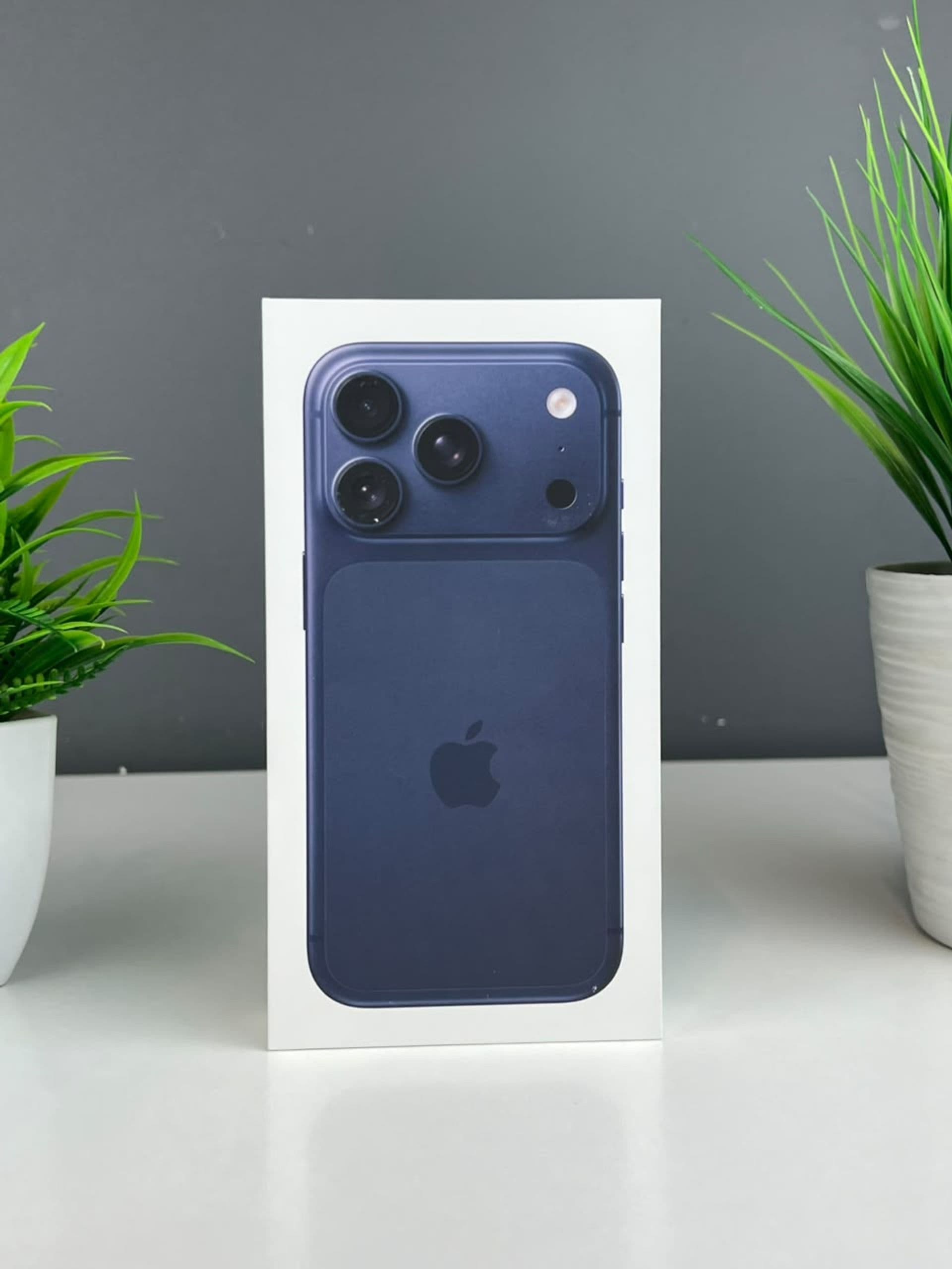 iPhone 17 Pro, 256 ГБ, Синий