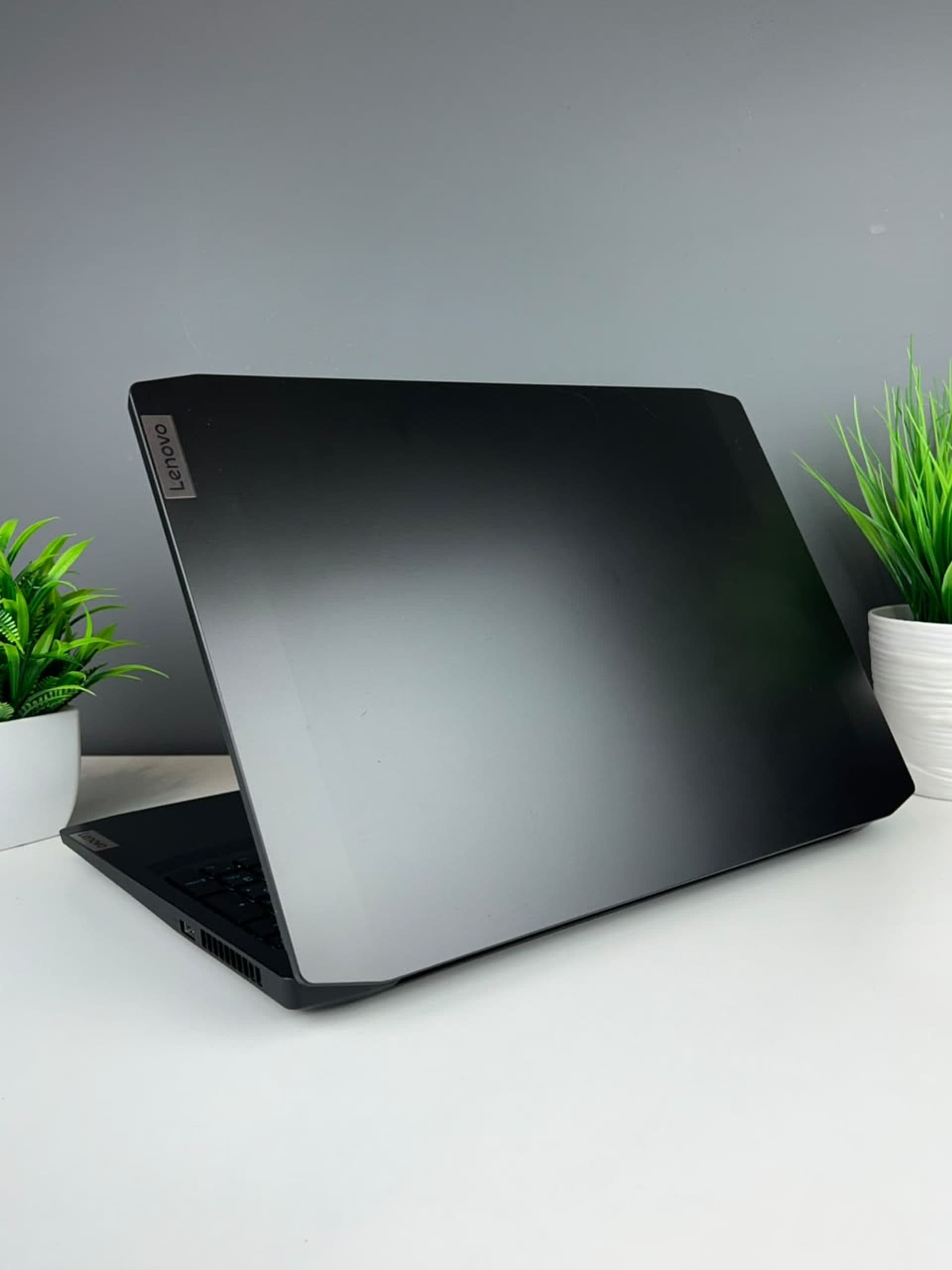 Lenovo Core i7, 12 ГБ / 250 ГБ, 15.4″, Чёрный
