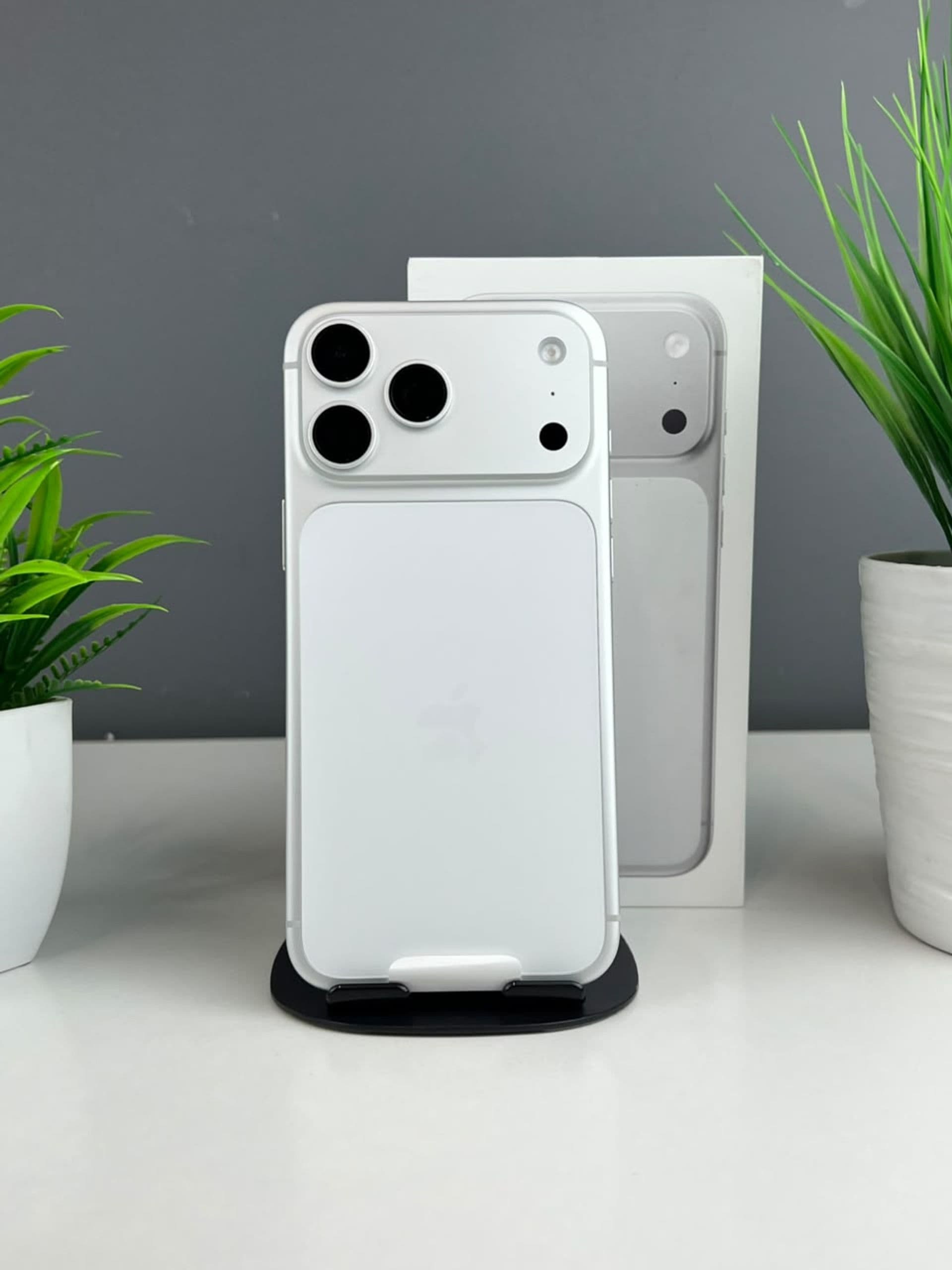 iPhone 17 Pro Max, 256 ГБ, Белый