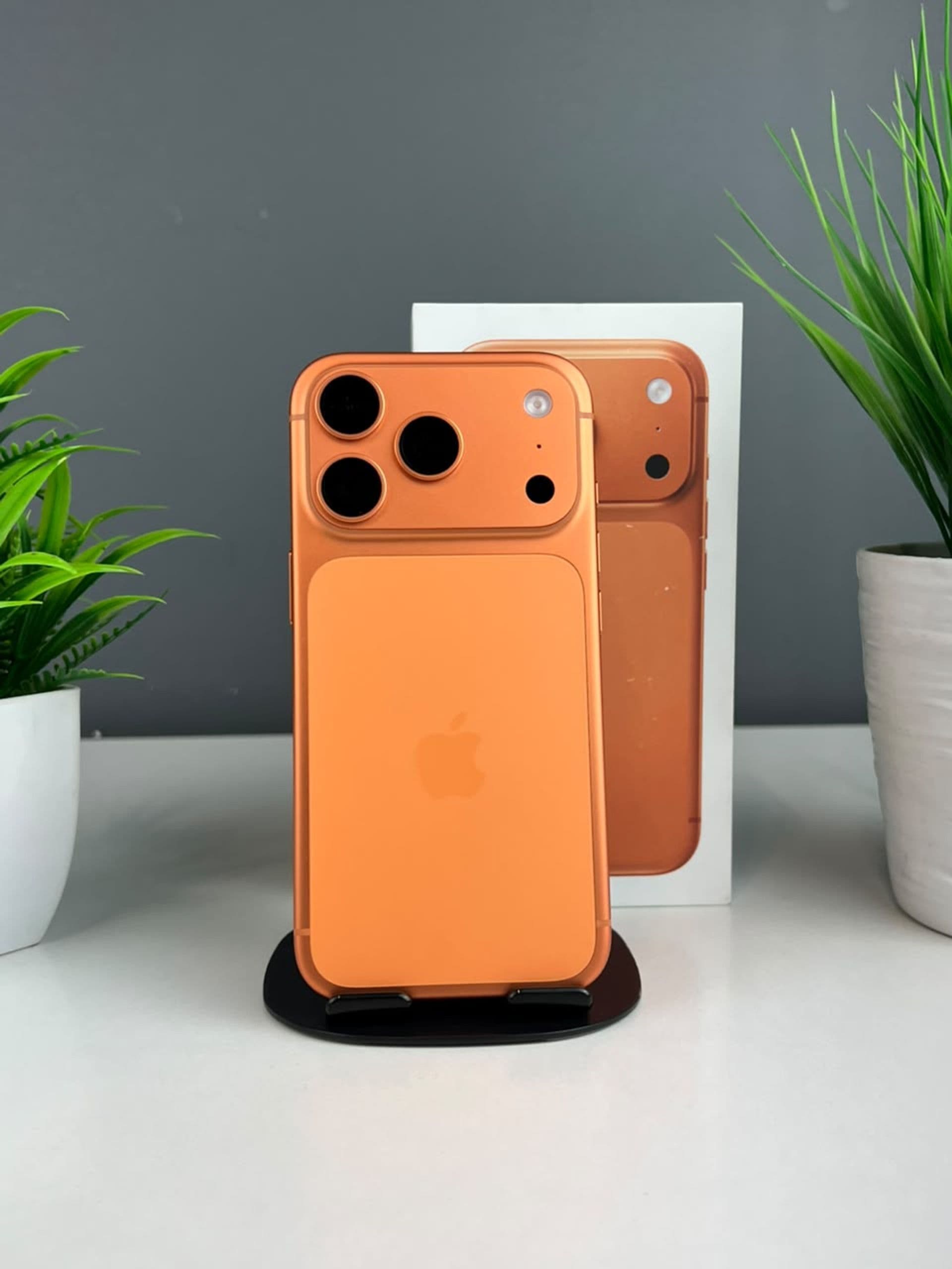 iPhone 17 Pro, 512 ГБ, Золотистый