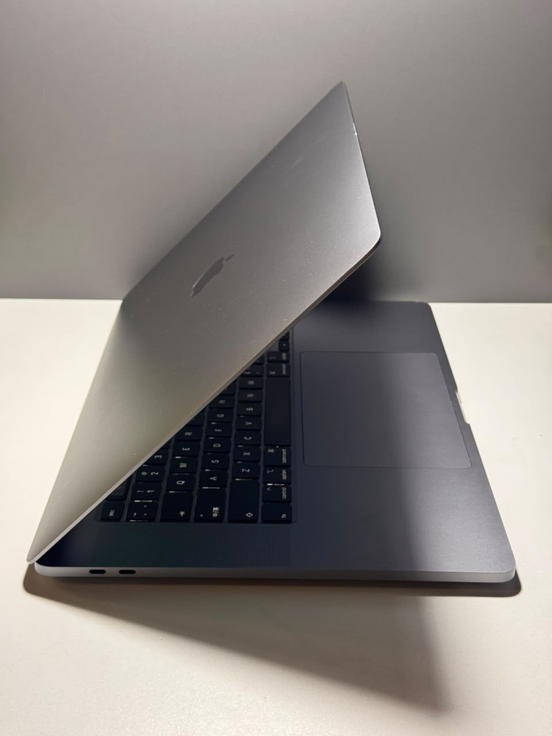 MacBook pro 16 intel i7, 32 ГБ / 500 ГБ, 16″, Серый — фото 5
