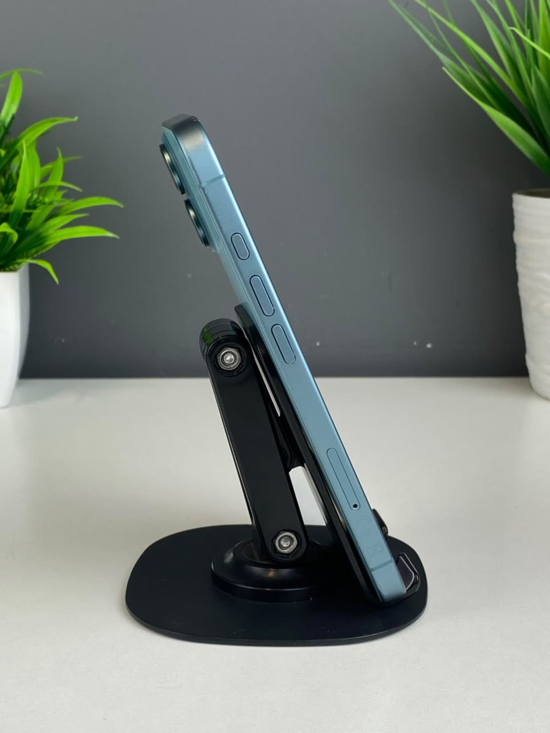 iPhone 16, 128 ГБ, Голубой — фото 4