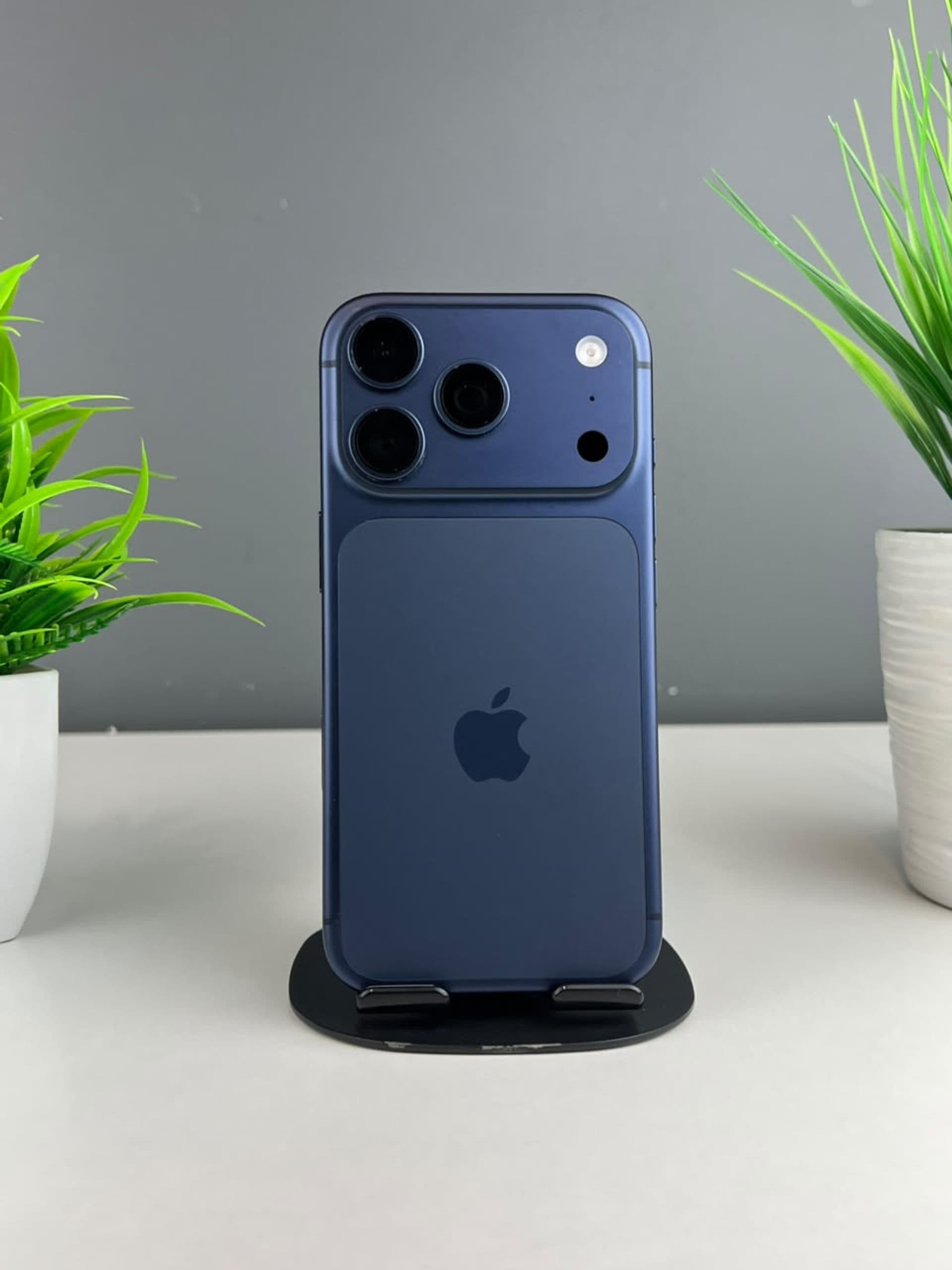 iPhone 17 Pro, 256 ГБ, Синий
