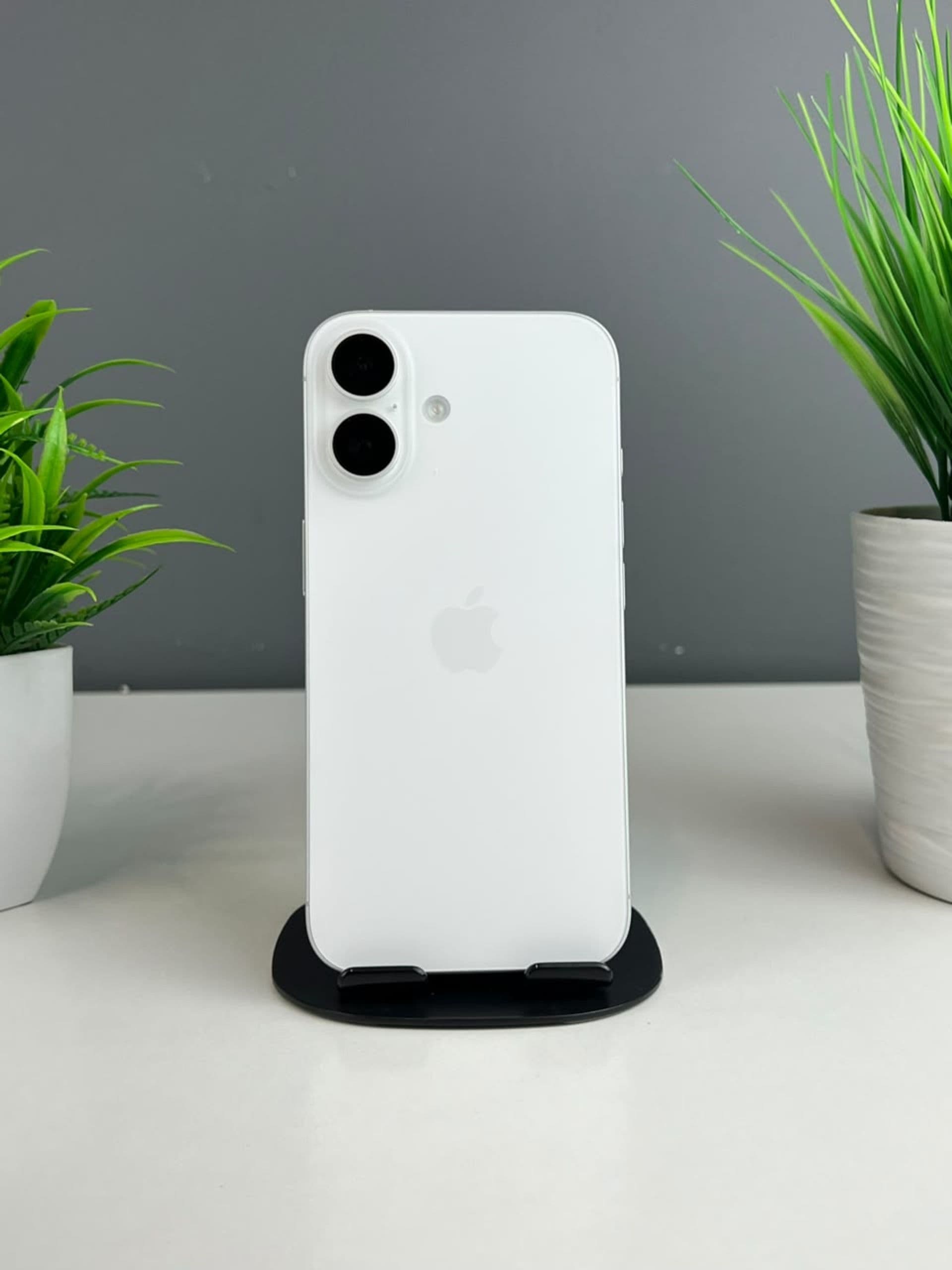 iPhone 16, 128 ГБ, Белый
