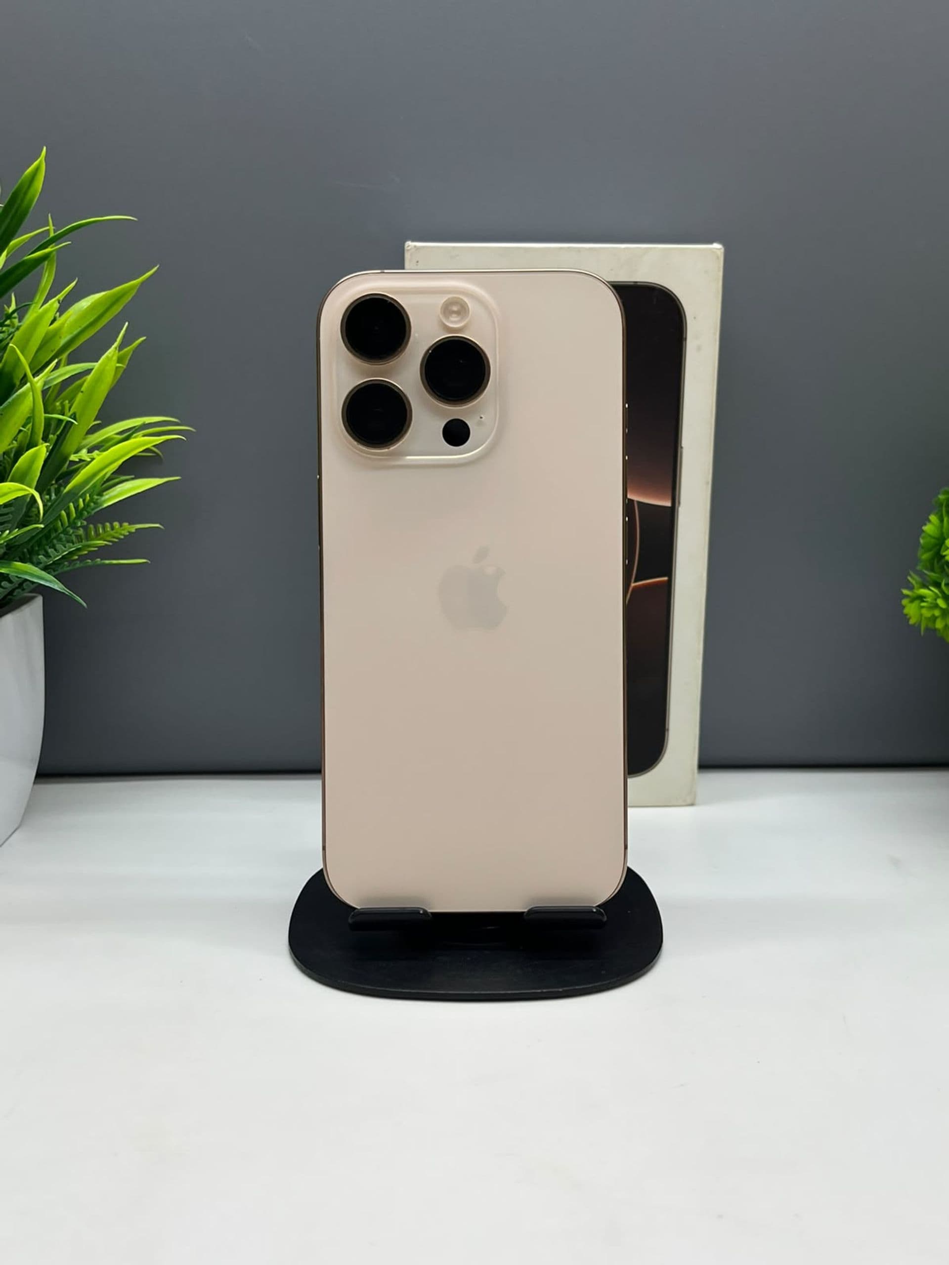 iPhone 16 Pro, 128 ГБ, Золотистый