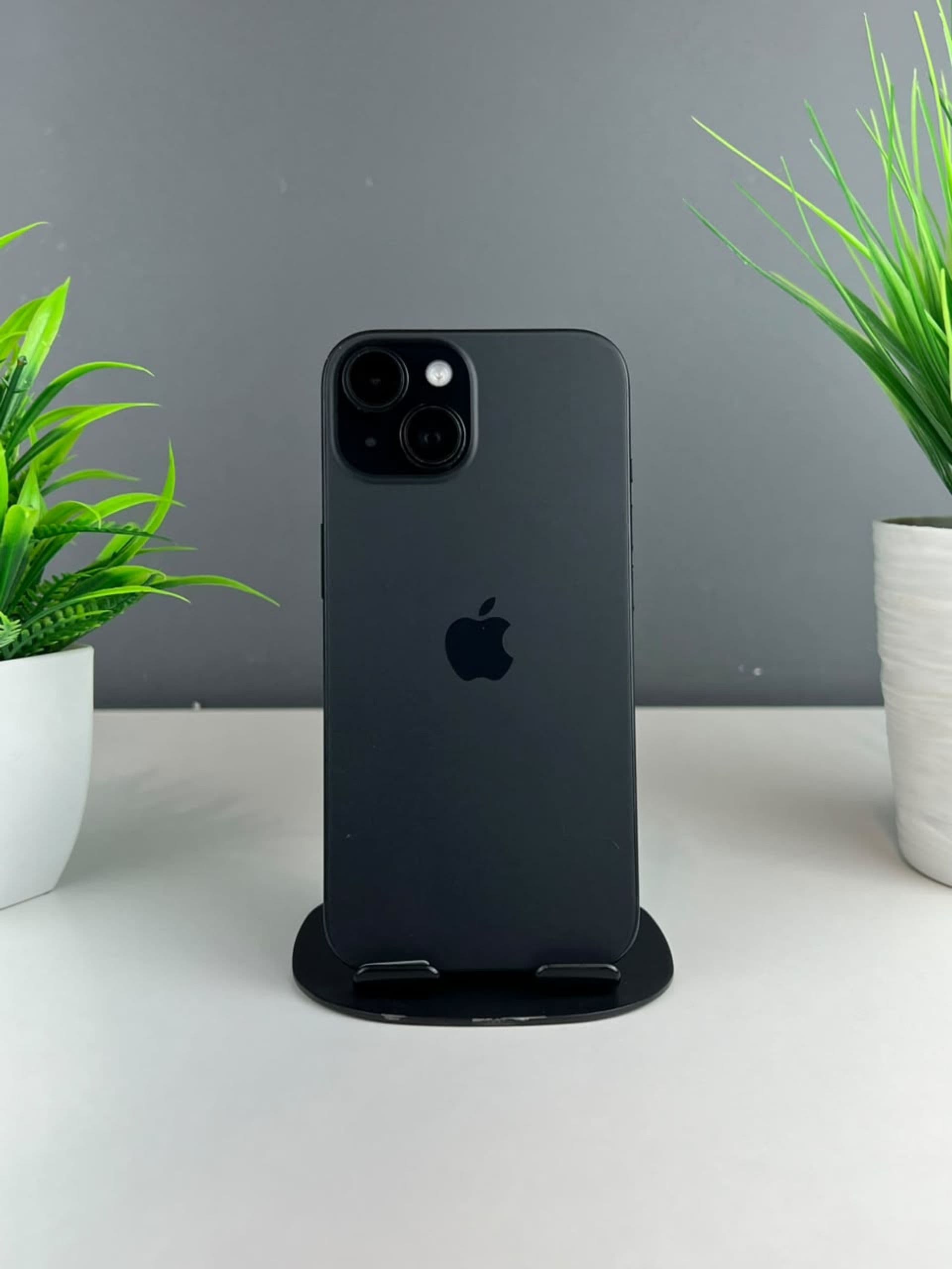iPhone 15, 256 ГБ, Черный