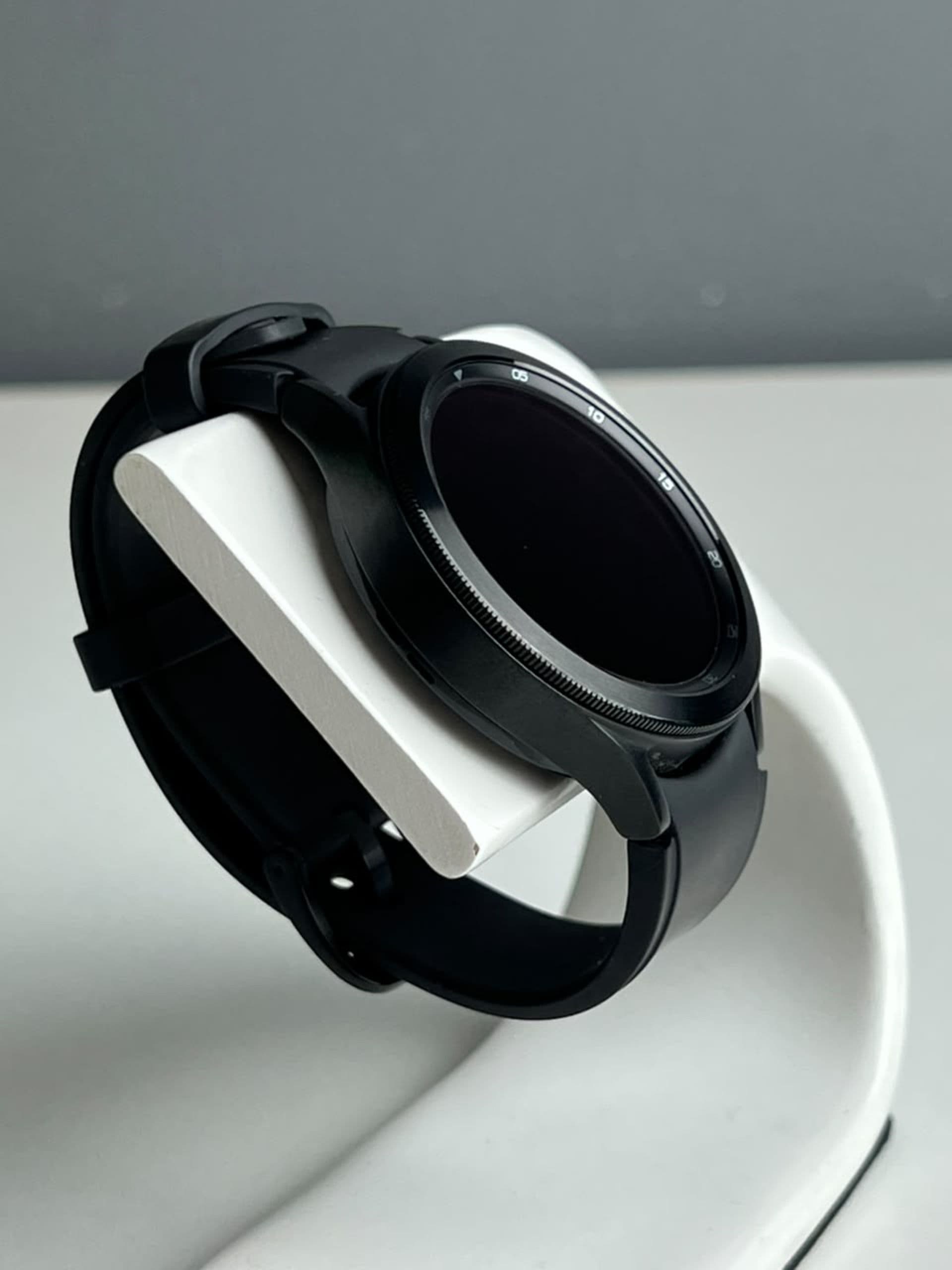 Samsung Series 4 Classic SM-R890 46mm, Чёрный — фото 3