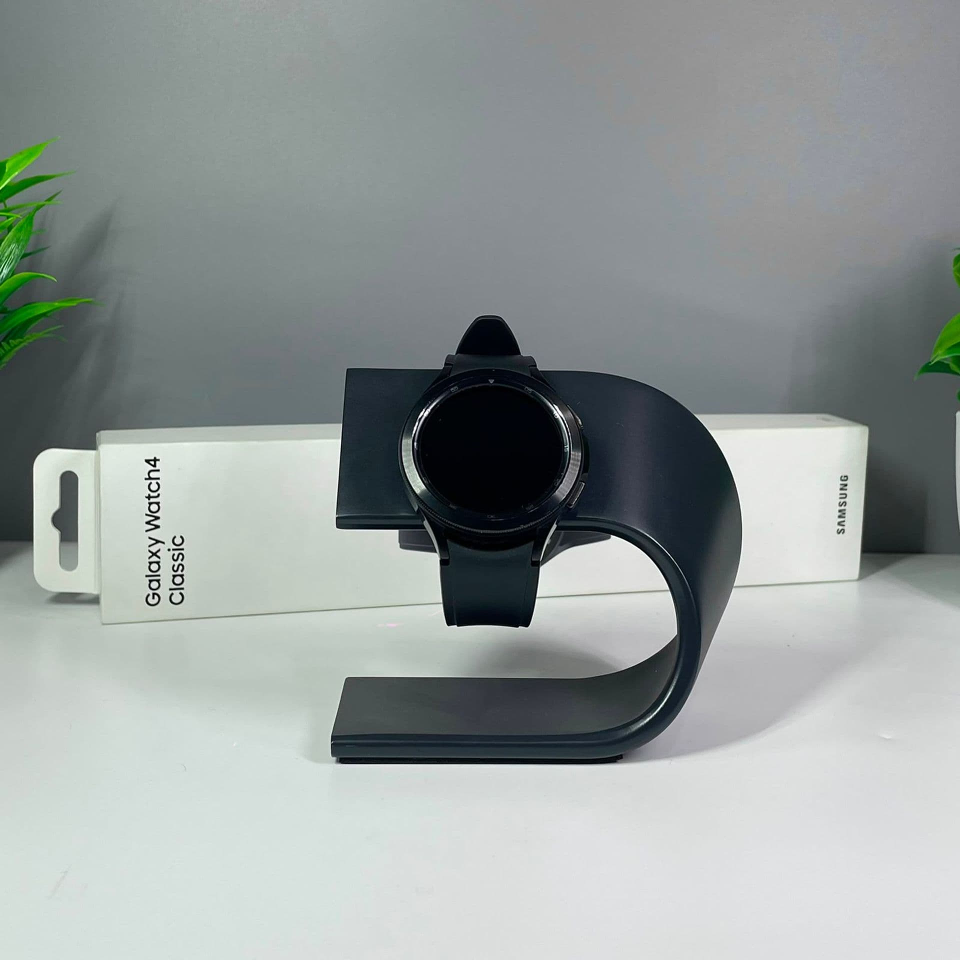 Samsung Series 4 Classic SM-R890, Чёрный