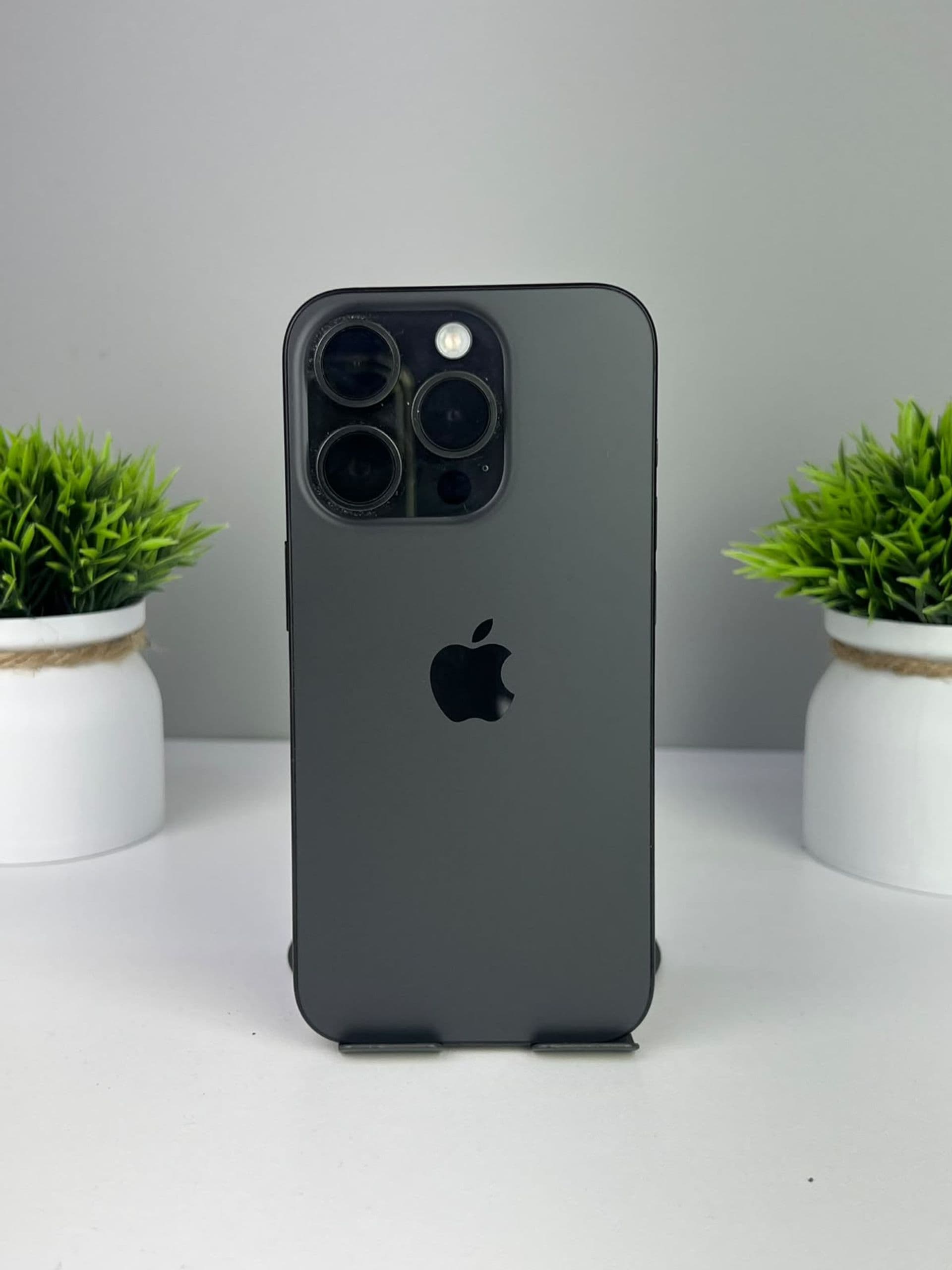 iPhone 15 Pro, 256 ГБ, Черный
