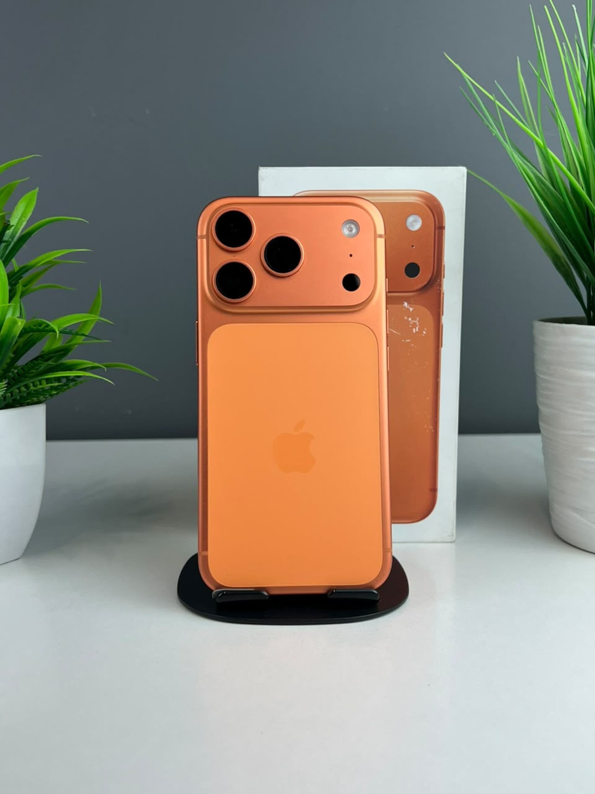 iPhone 17 Pro, 512 ГБ, Оранжевый