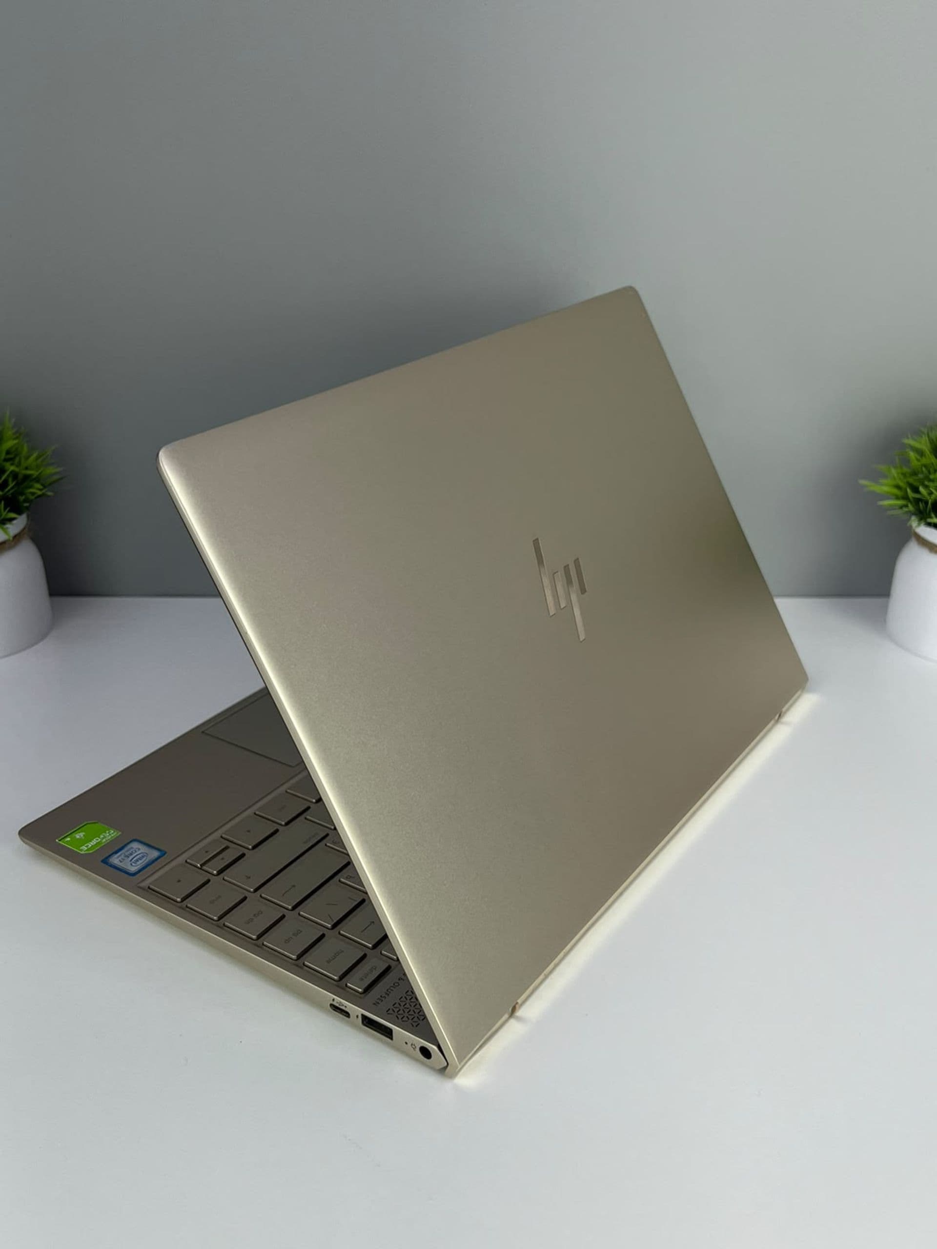 HP Core i7, 8 ГБ / 1 ТБ, 13.3″, Золотистый