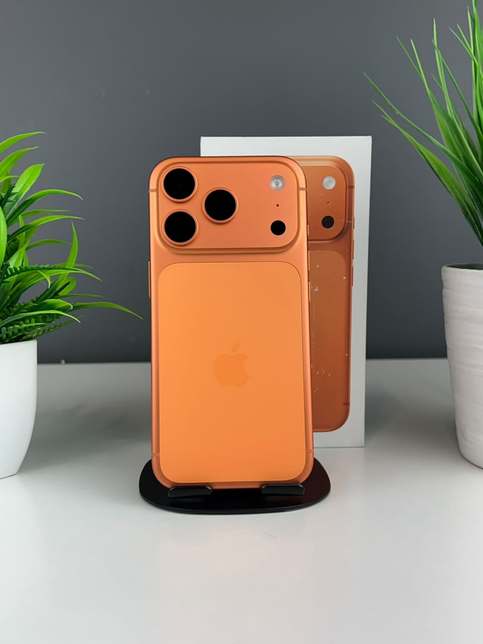iPhone 17 Pro, 256 ГБ, Оранжевый