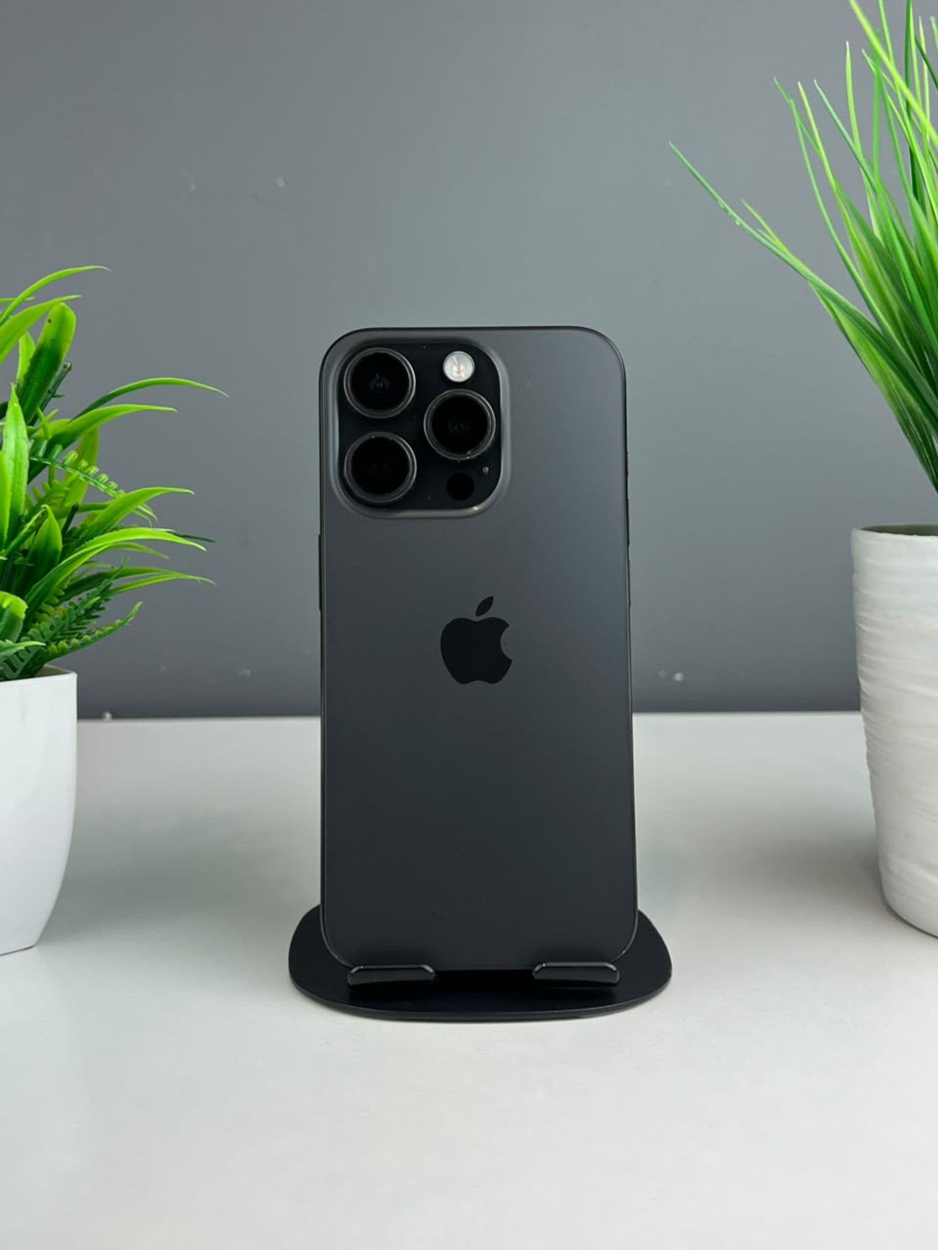 iPhone 15 Pro, 256 ГБ, Черный