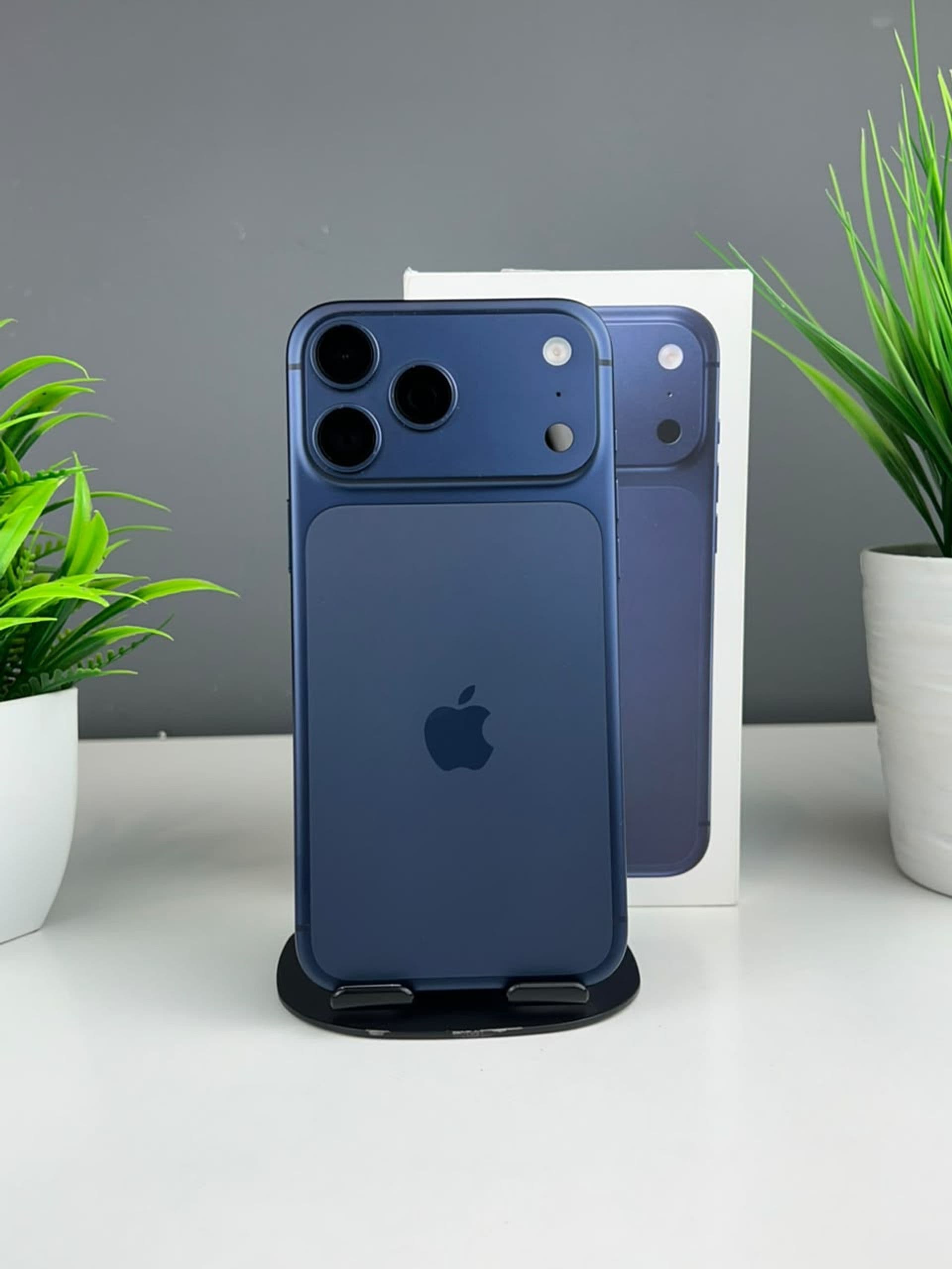 iPhone 17 Pro Max, 256 ГБ, Синий