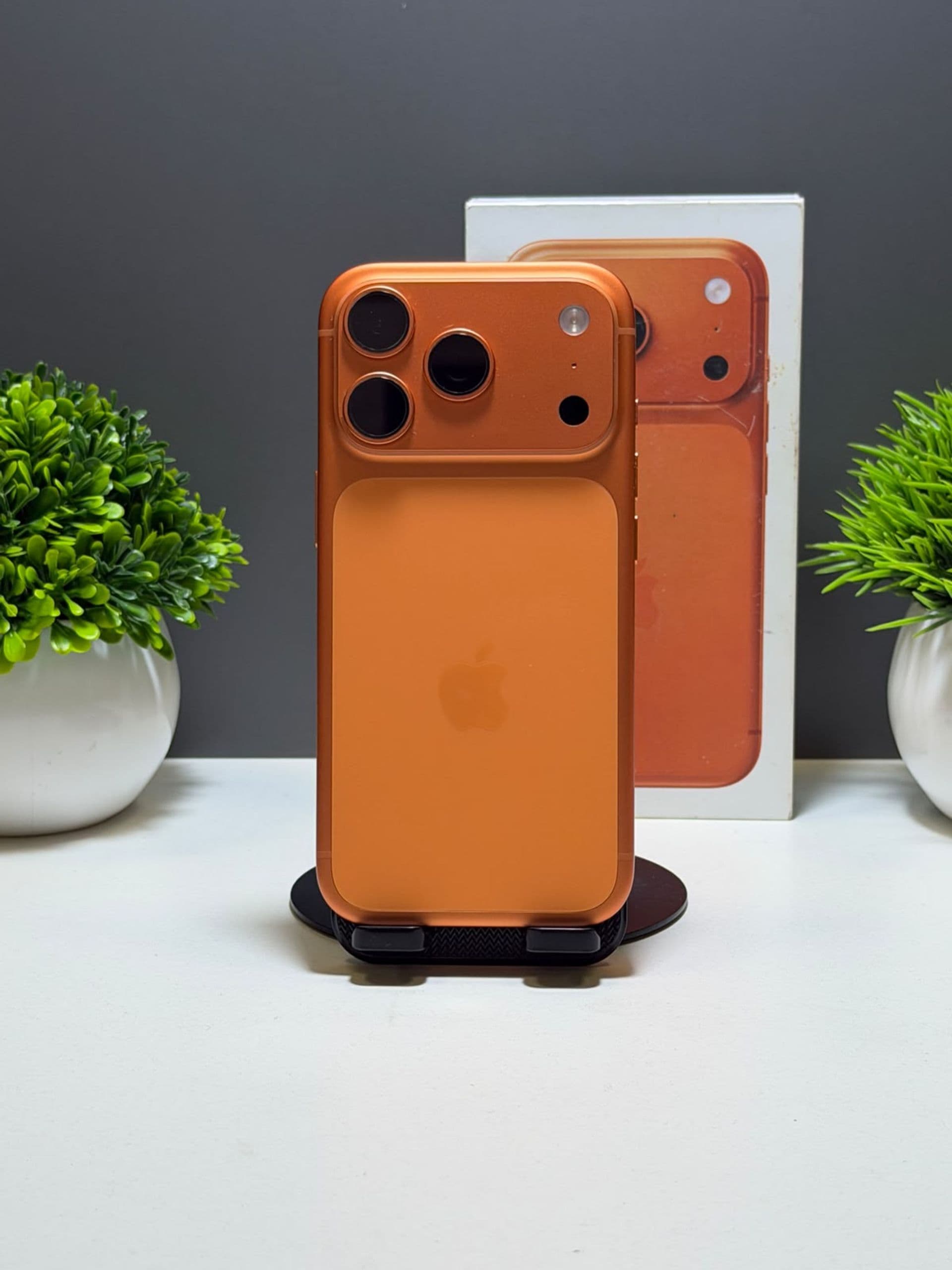 iPhone 17 Pro, 256 ГБ, Оранжевый