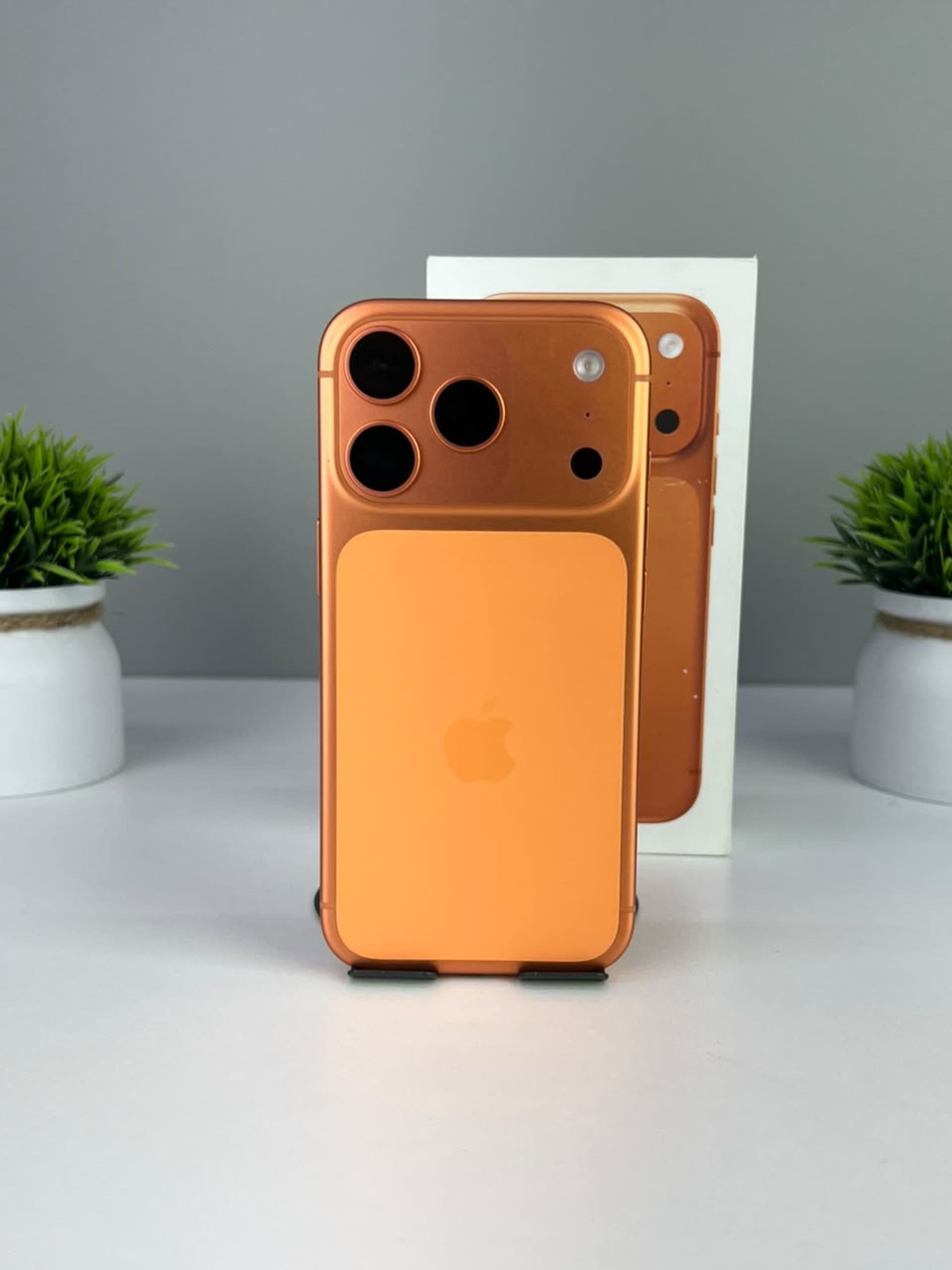 iPhone 17 Pro, 256 ГБ, Оранжевый