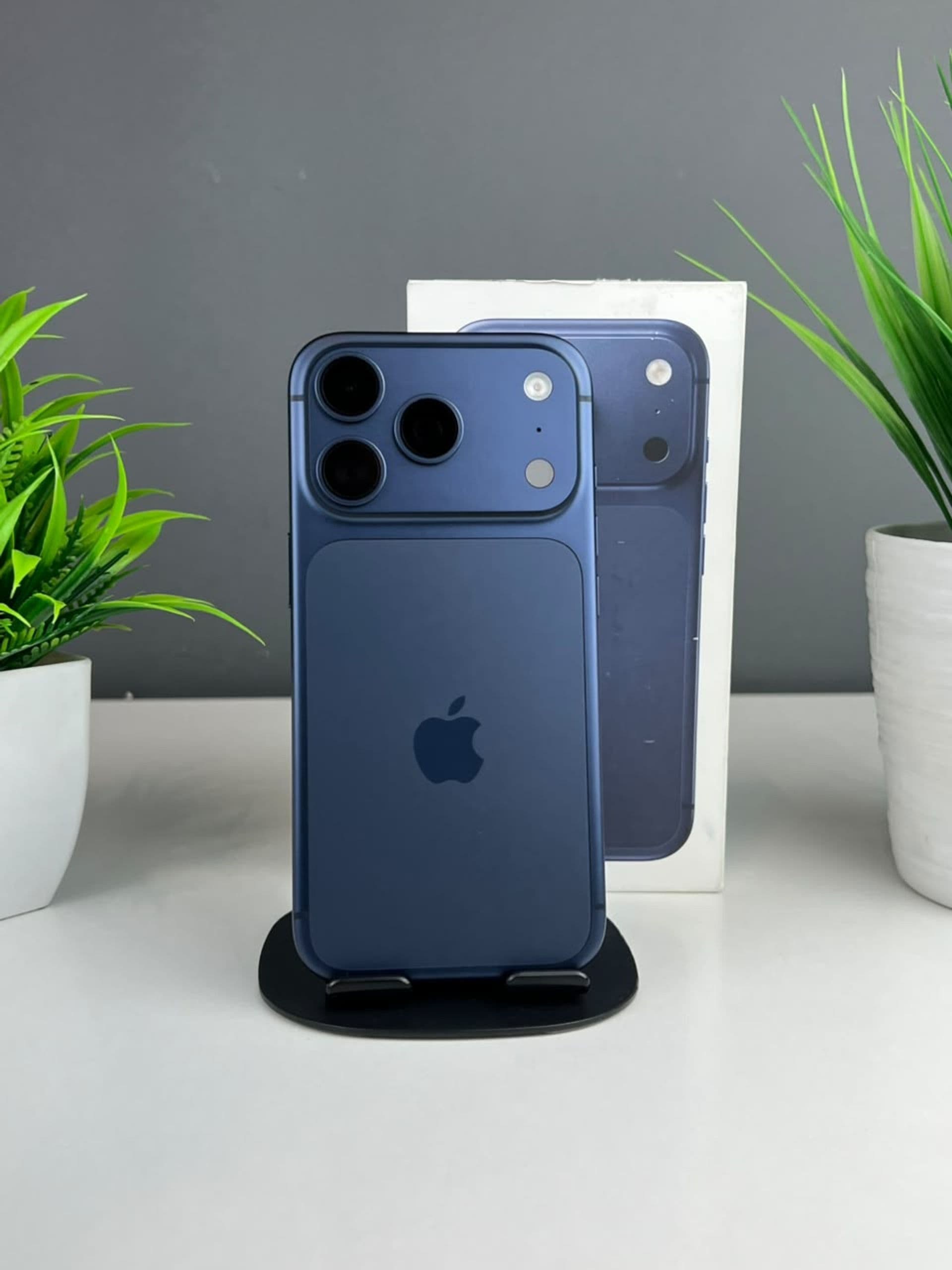 iPhone 17 Pro, 256 ГБ, Синий