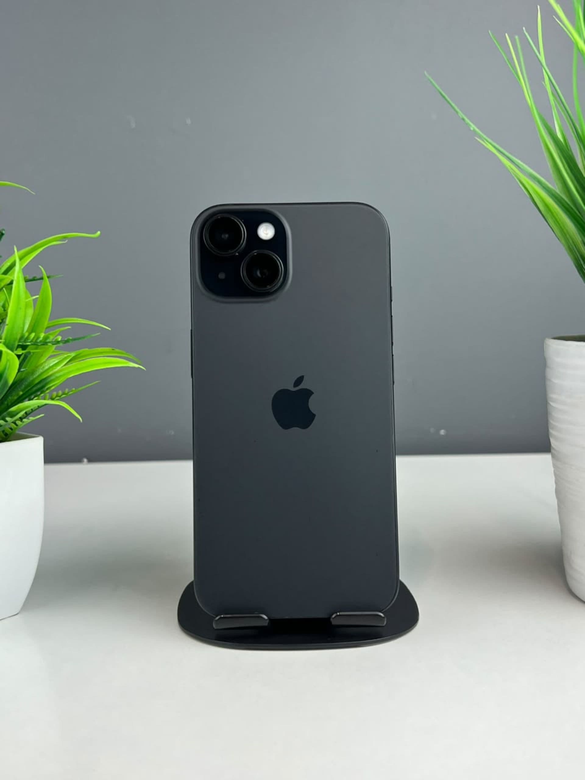 iPhone 15, 128 ГБ, Черный