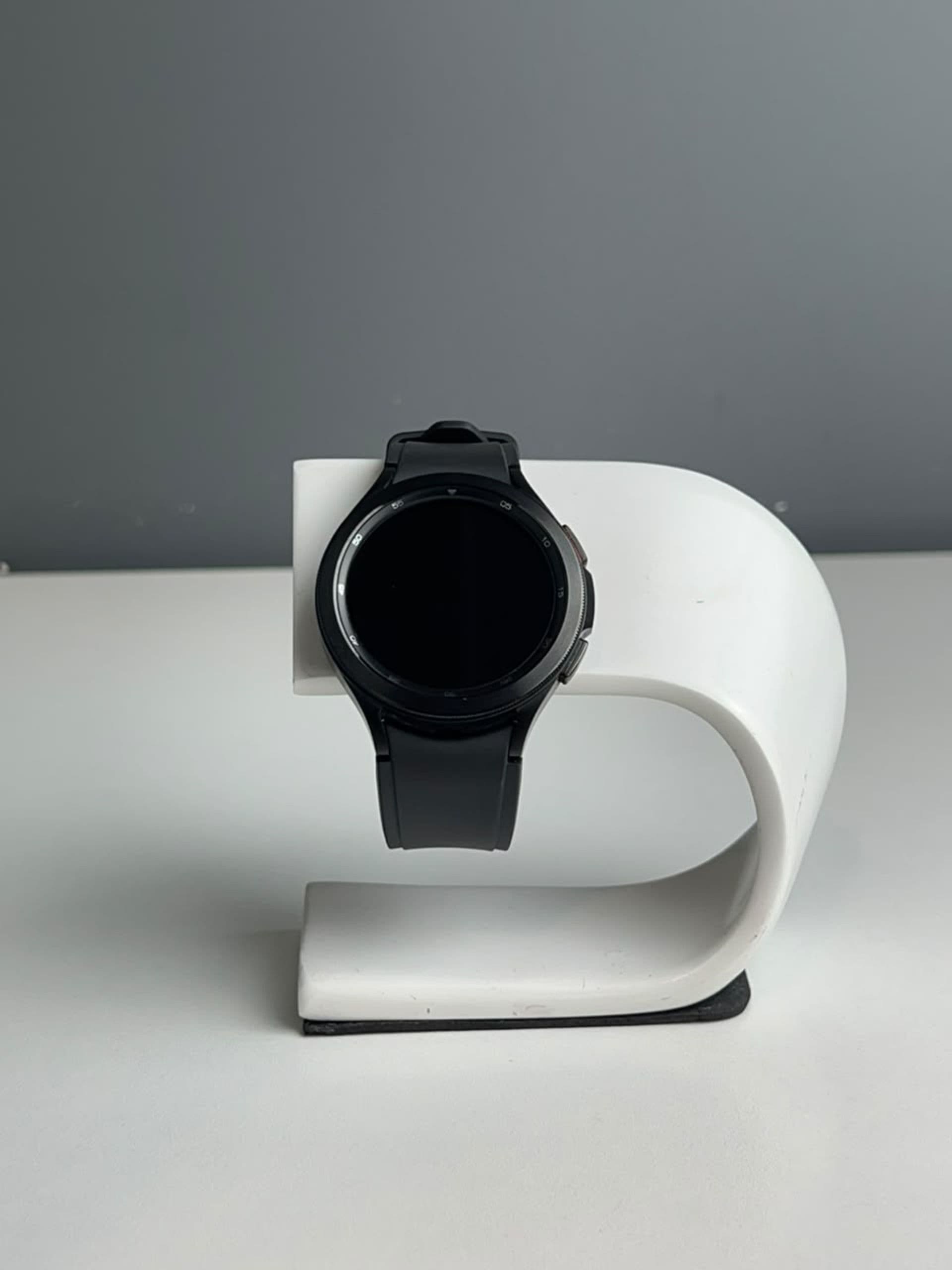 Samsung Series 4 Classic SM-R890 46mm, Чёрный
