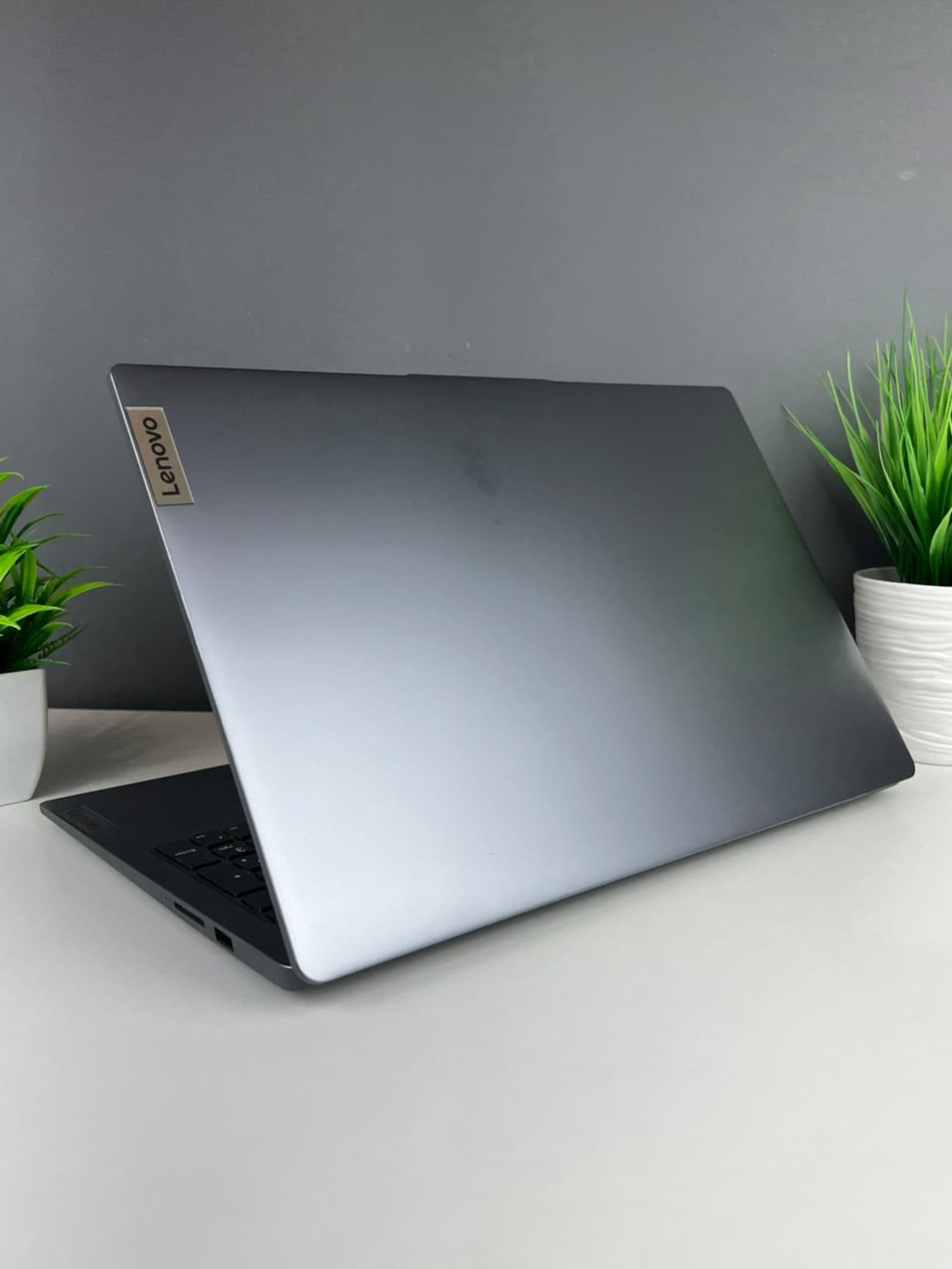 Lenovo Core i7, 8 ГБ / 500 ГБ, Серебристый