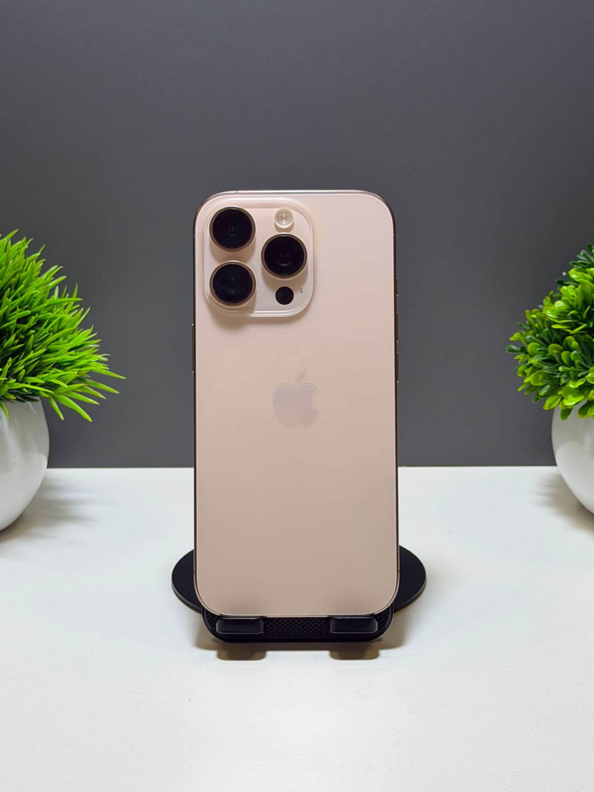 iPhone 16 Pro, 512 ГБ, Золотистый