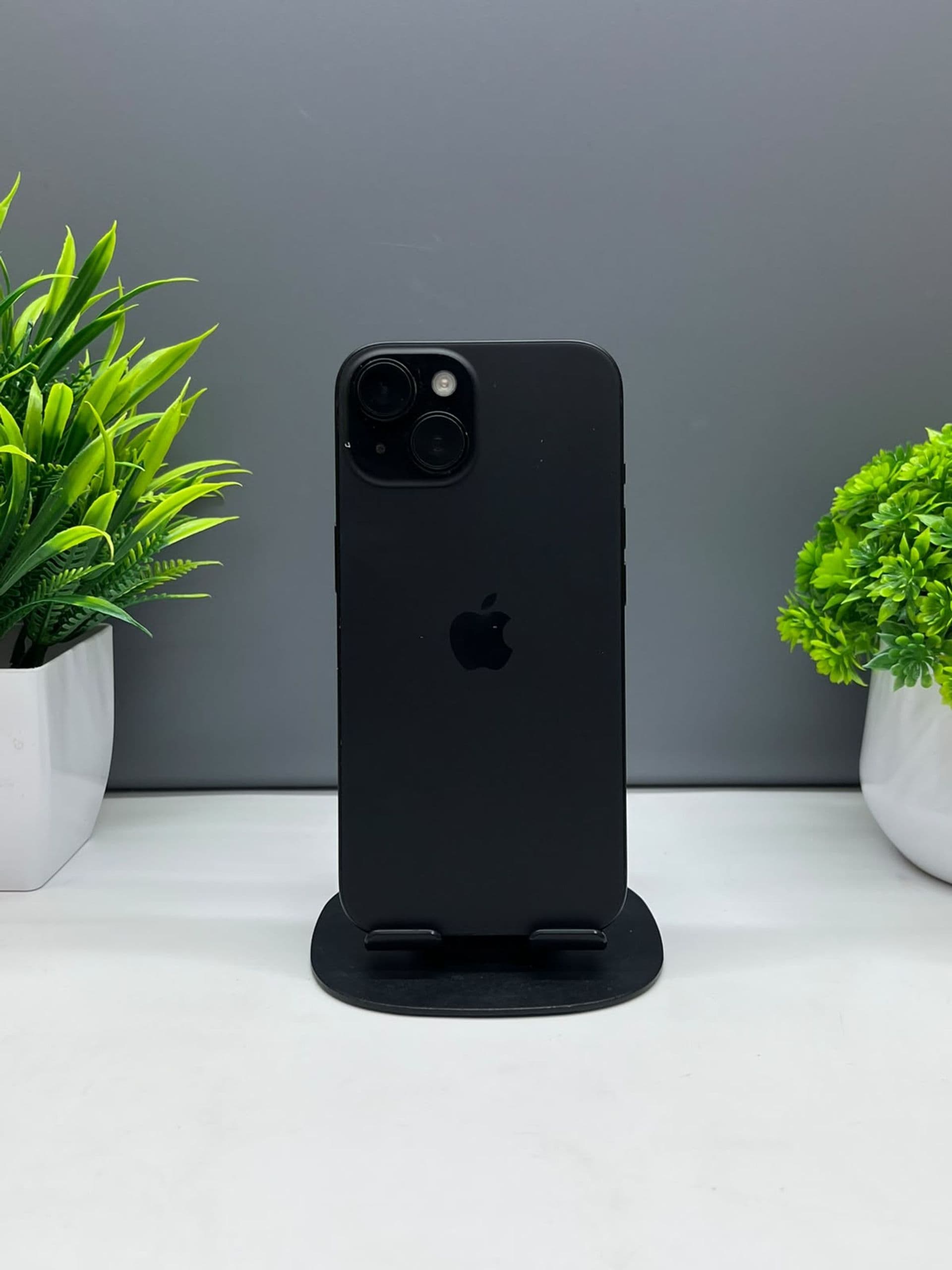 iPhone 15, 256 ГБ, Черный