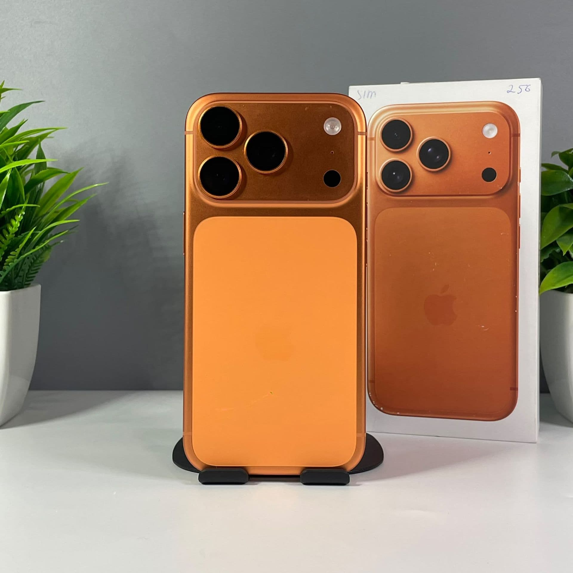 iPhone 17 Pro, 256 ГБ, Оранжевый