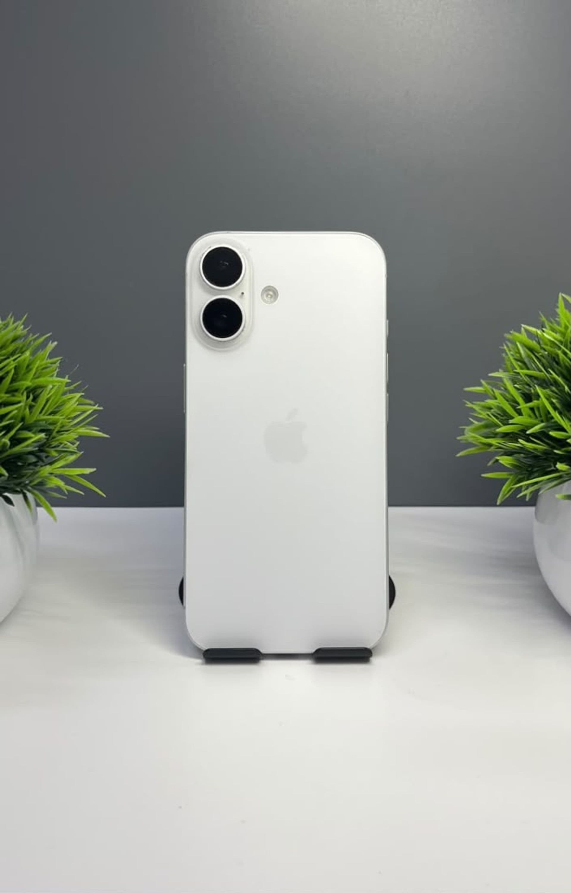 iPhone 16, 128 ГБ, Белый