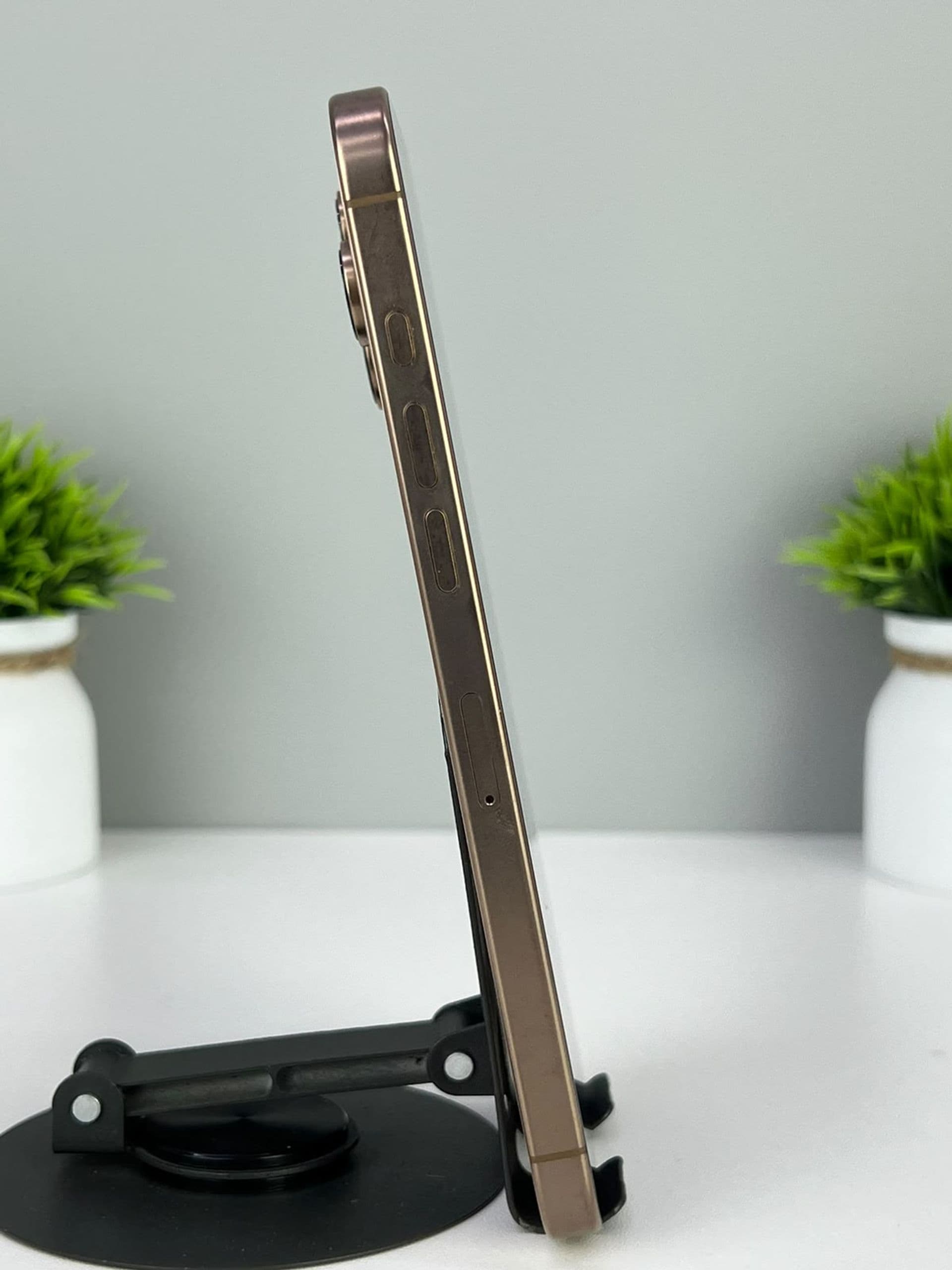 iPhone 16 Pro Max, 512 ГБ, Алтын түсті — фото 3