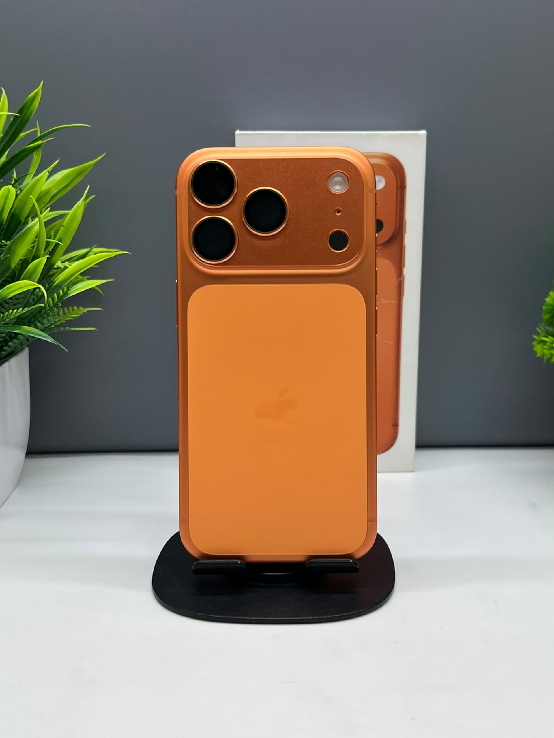 iPhone 17 Pro, 512 ГБ, Оранжевый