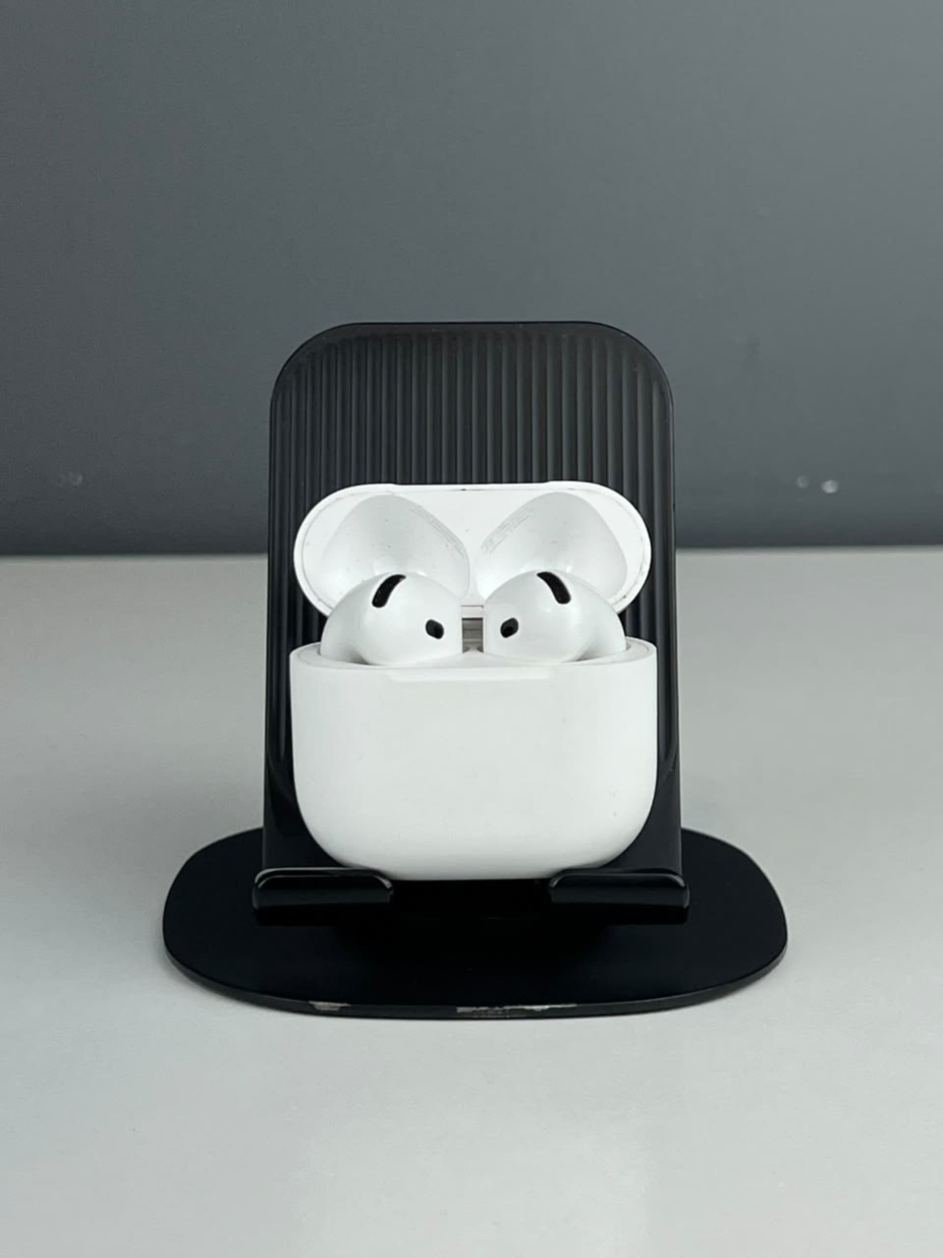 AirPods 4 series