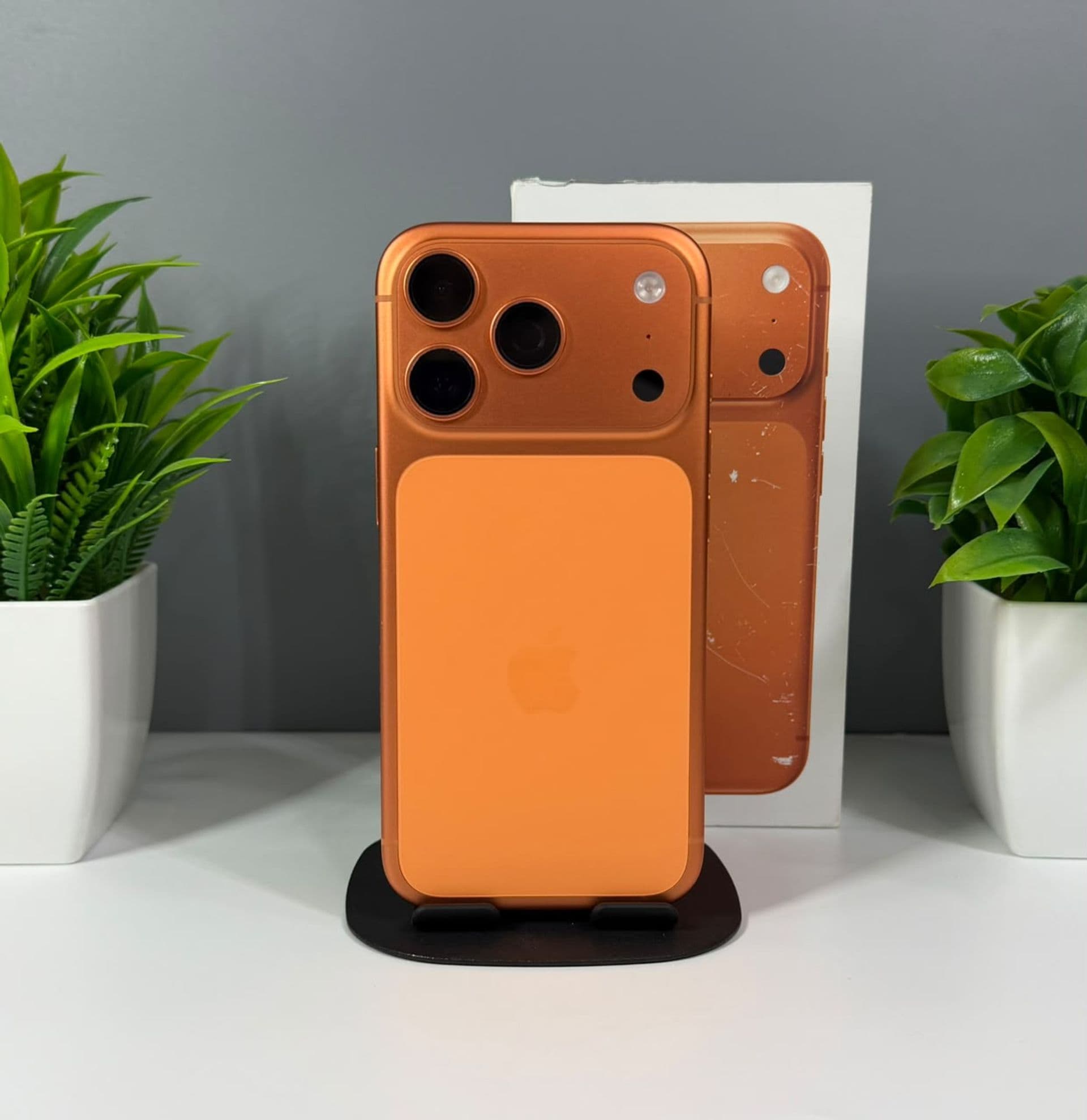 iPhone 17 Pro, 256 ГБ, Оранжевый