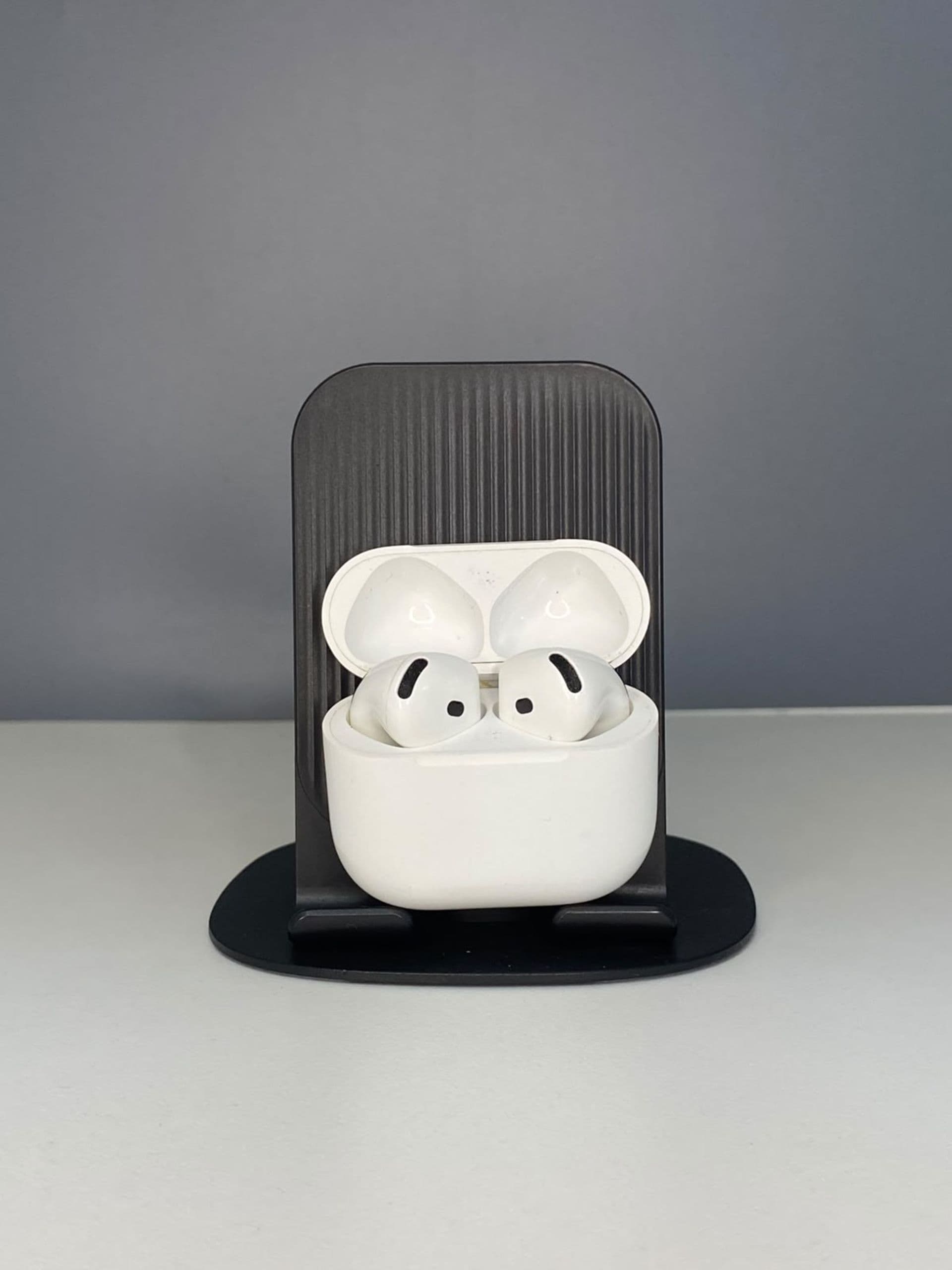 AirPods 4 series