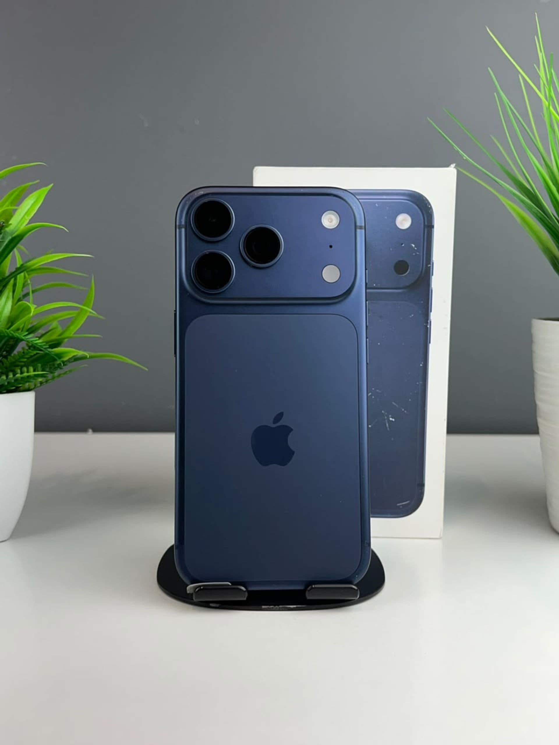 iPhone 17 Pro, 256 ГБ, Синий