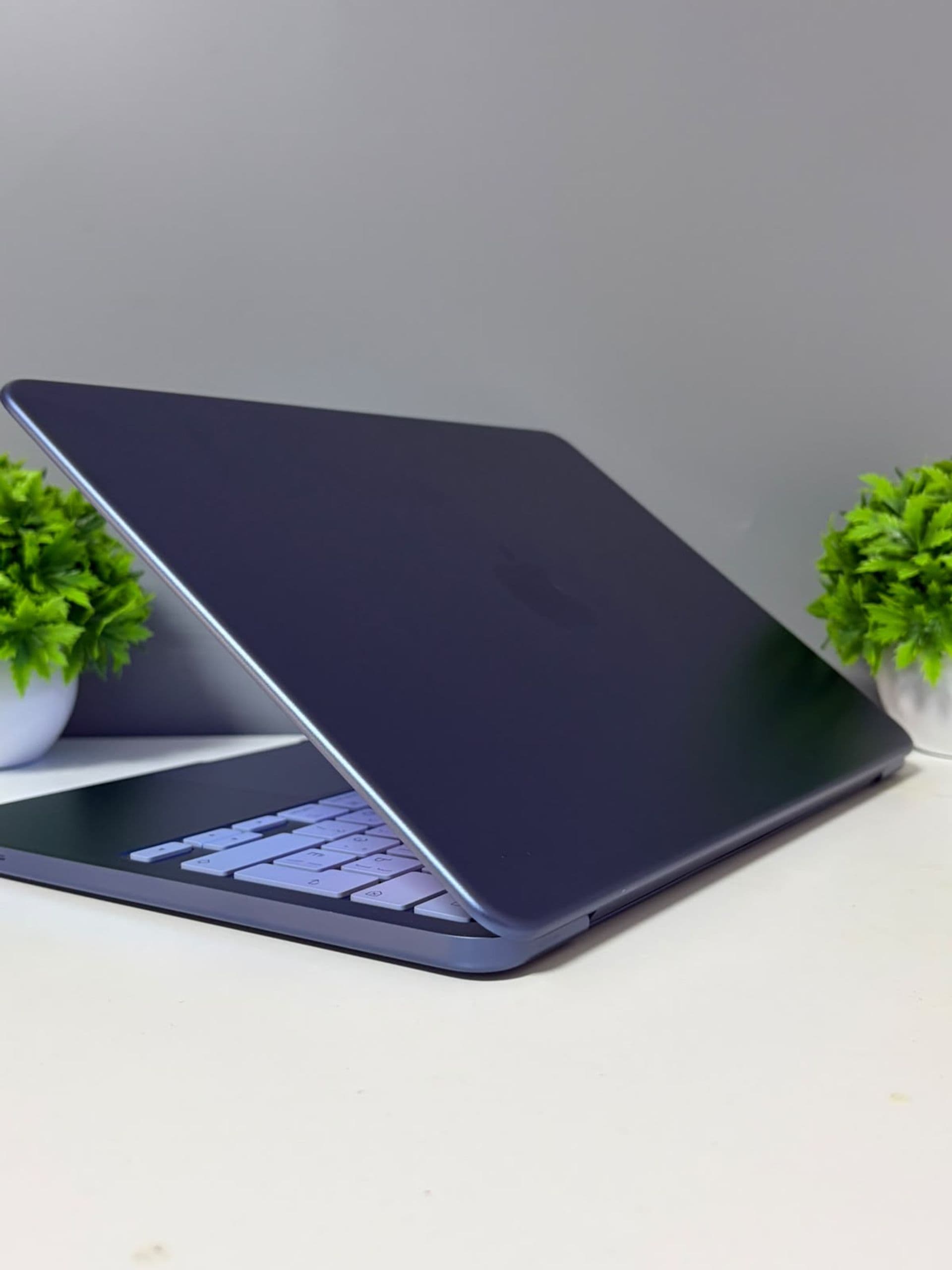 MacBook neo 13 a18 pro, 8 ГБ / 256 ГБ, Синий