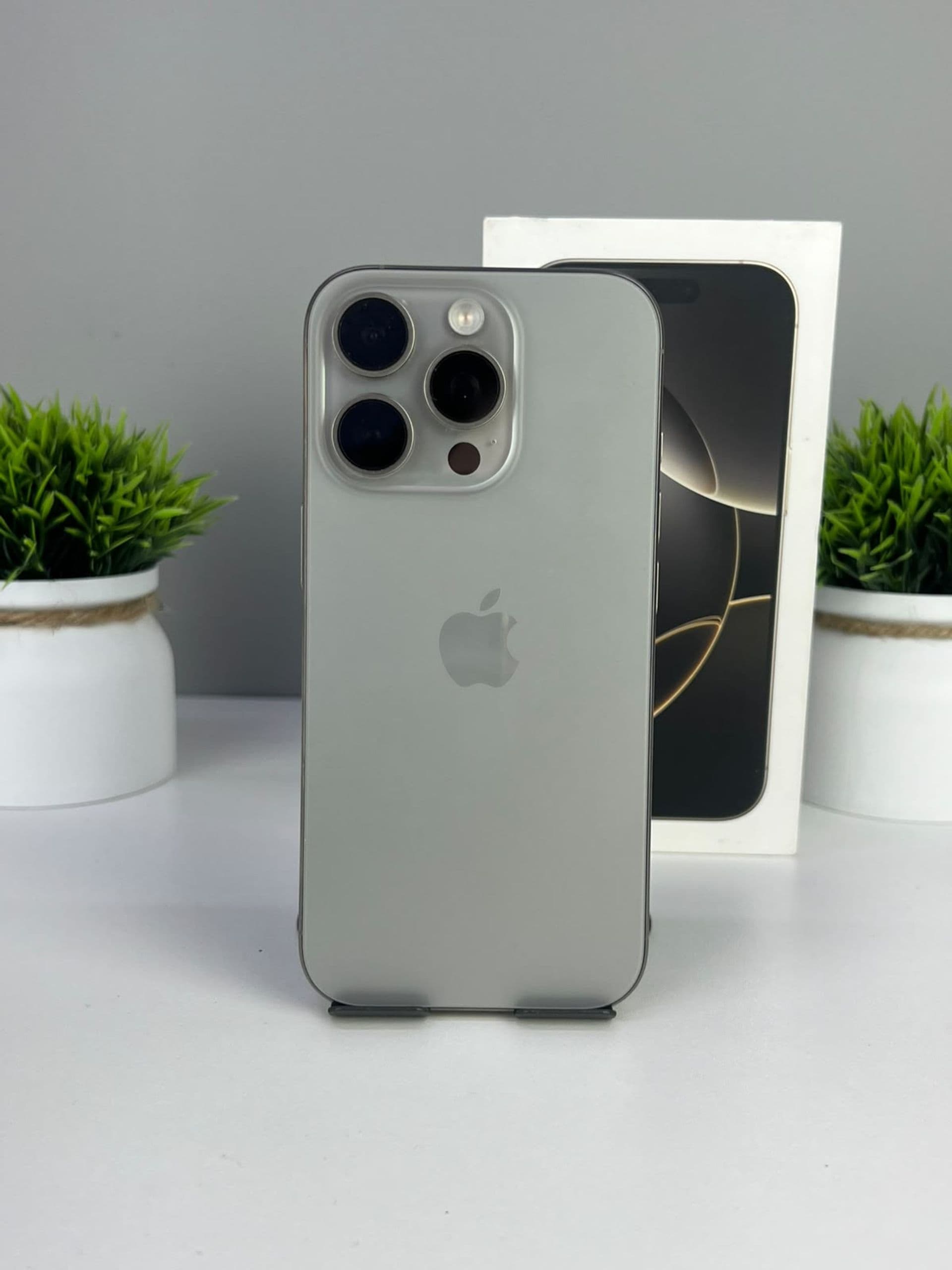 iPhone 16 Pro, 128 ГБ, Серый