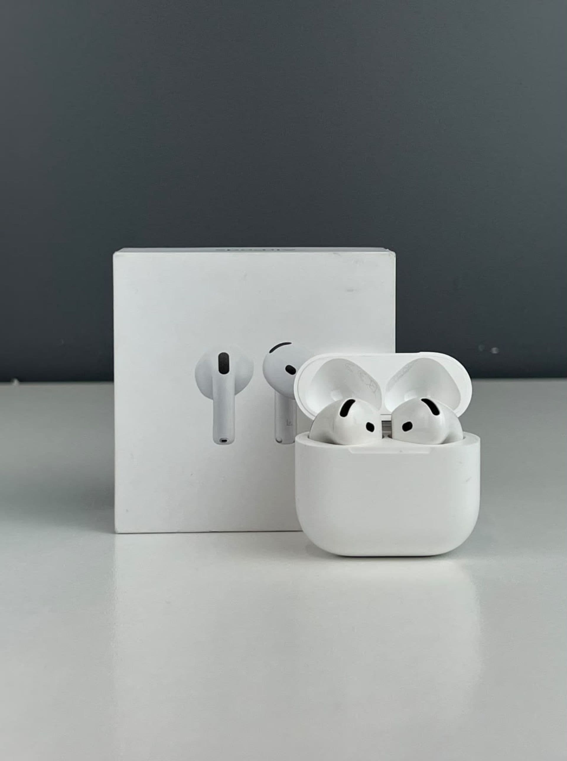 AirPods 4 series